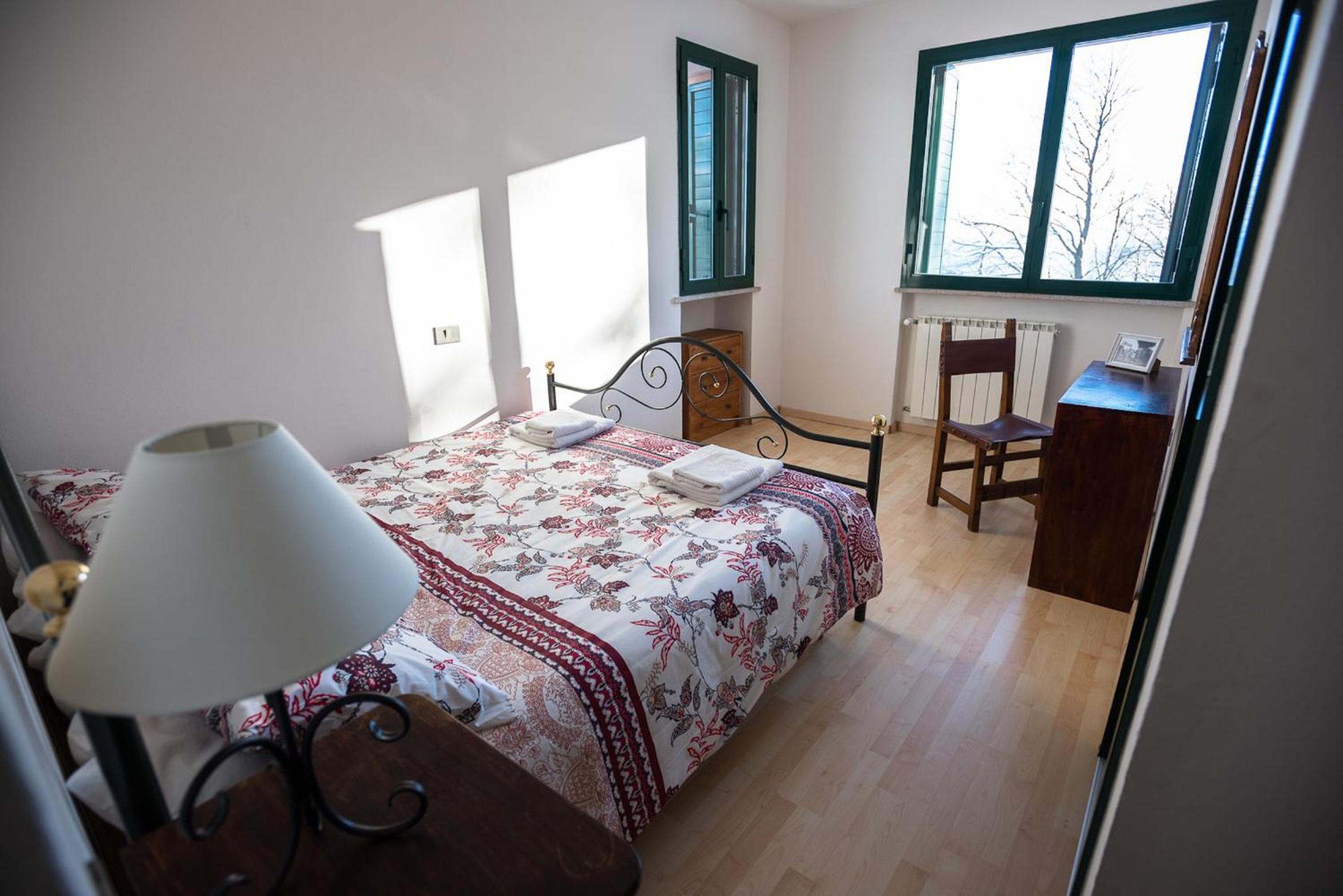 Family Room with Lake View photo 2