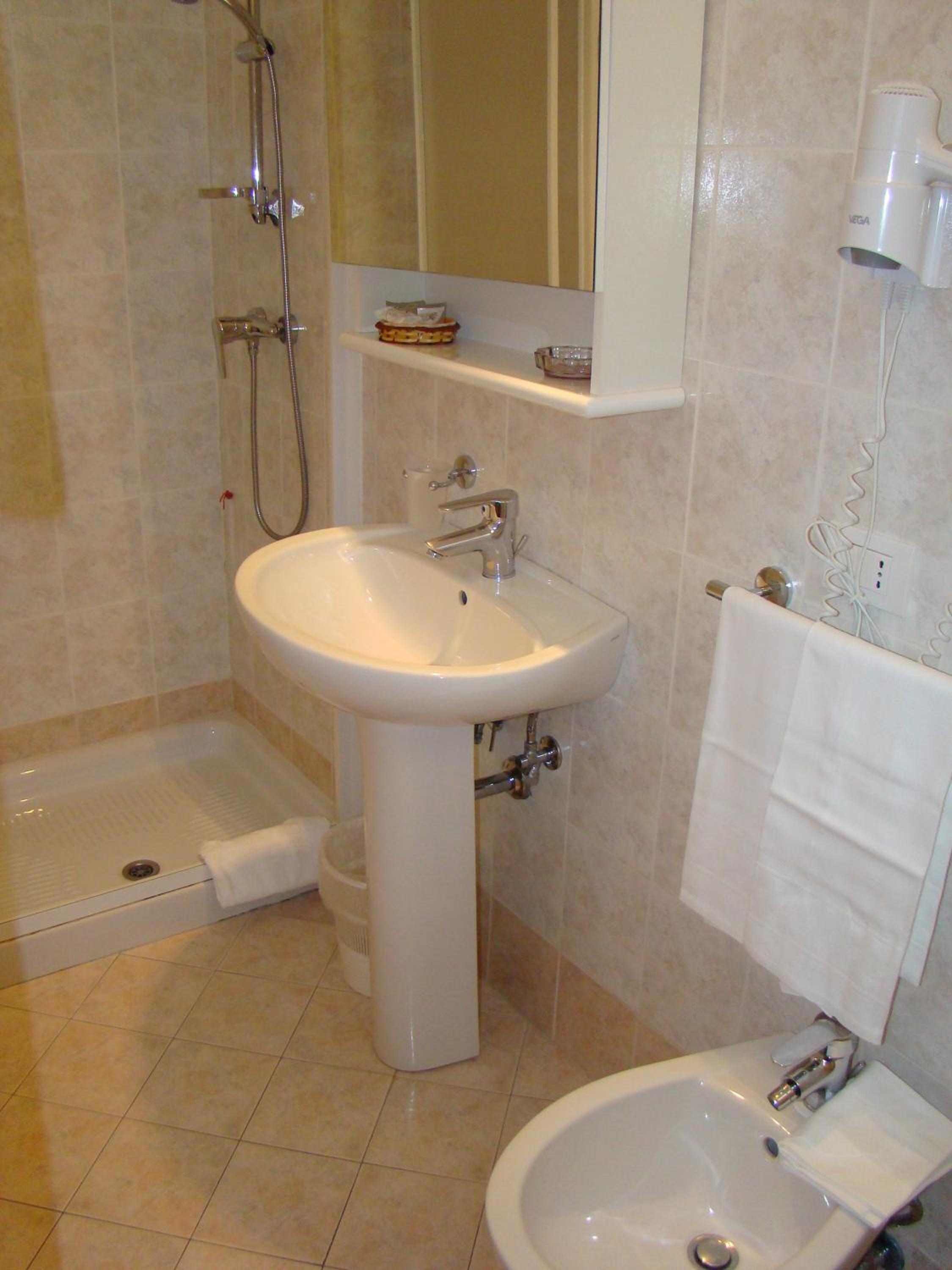 One-Bedroom Apartment (2 Adults) photo 2