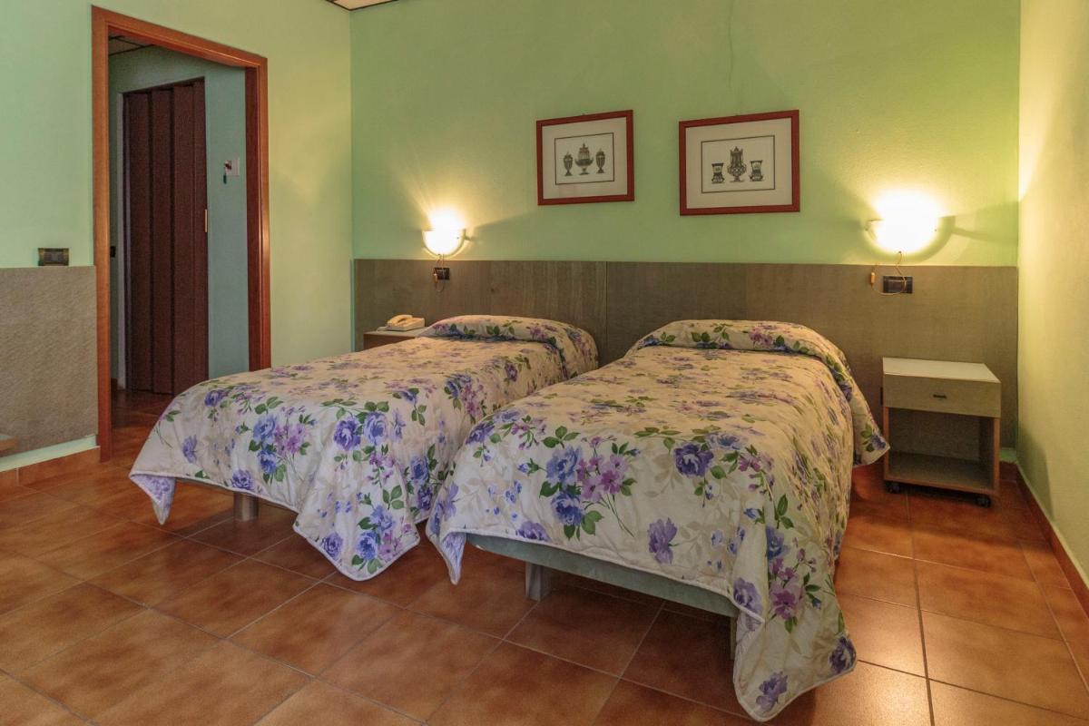 Twin Room photo 2