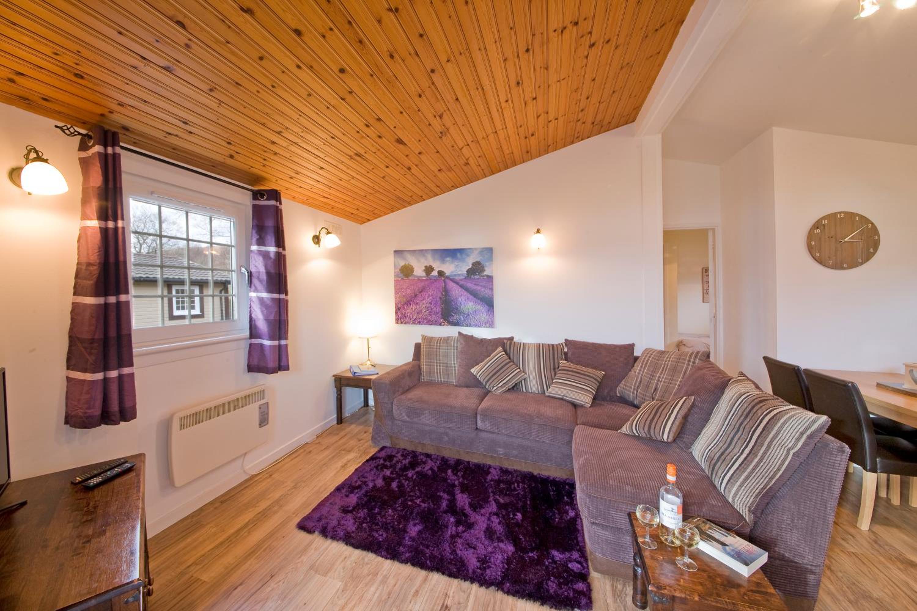 Two-Bedroom Lodge with Lake View A photo 1