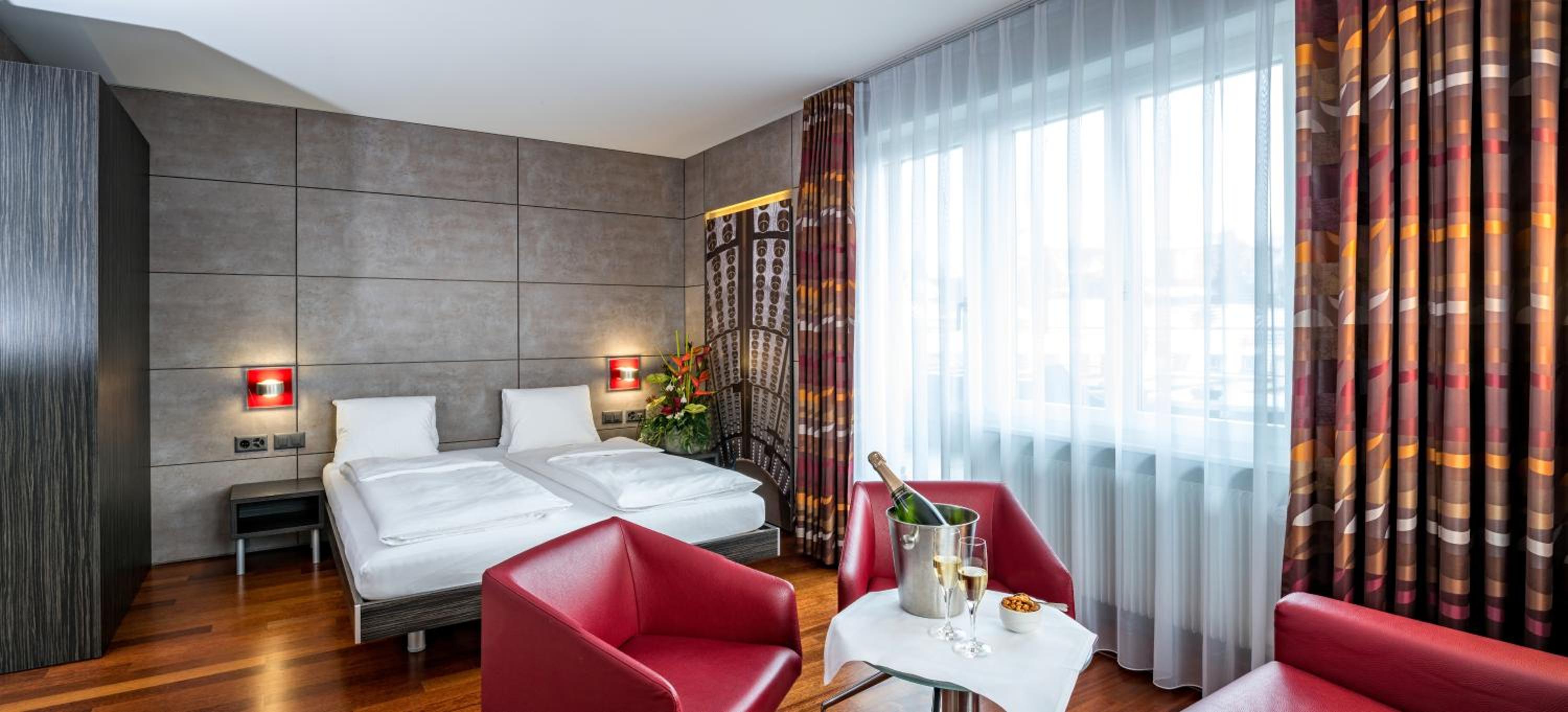 Double Room with Air-Conditioning - Photo 1