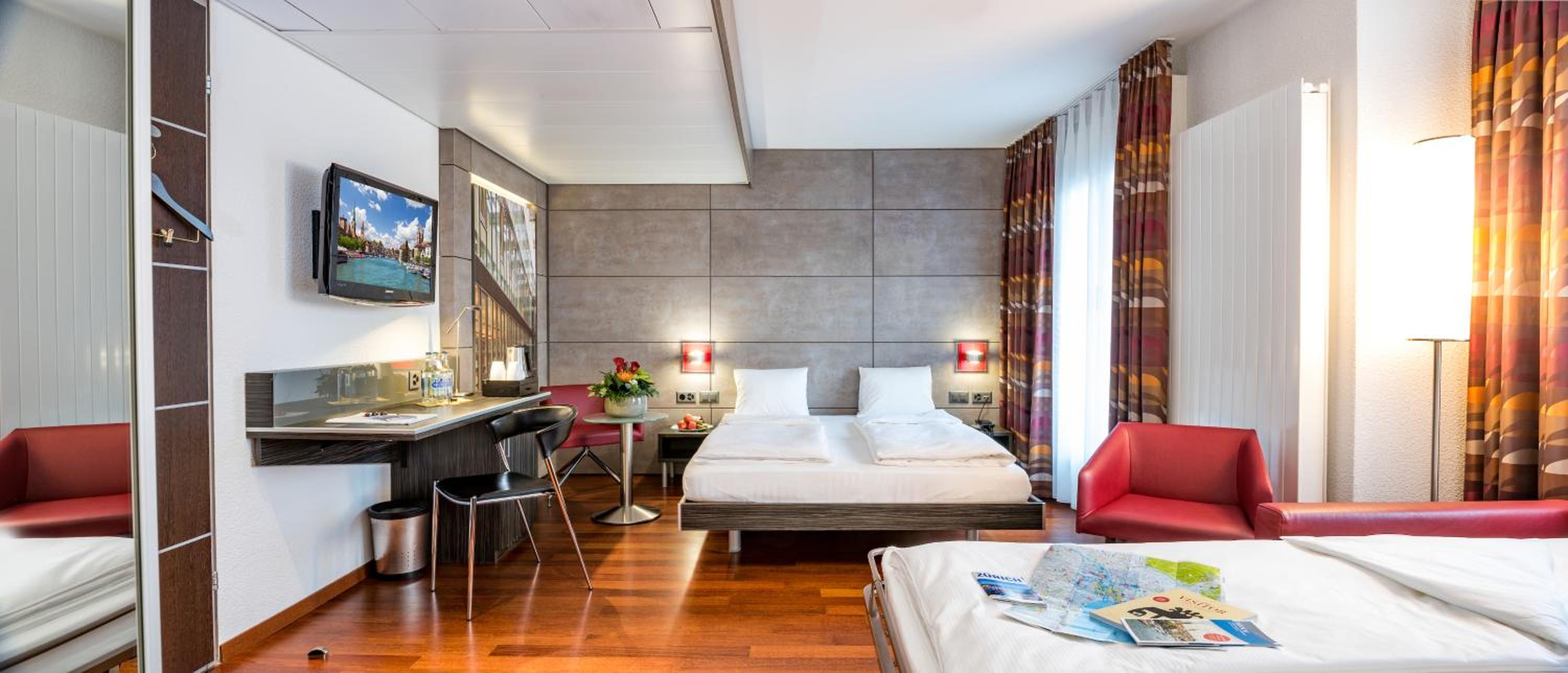 Triple Room with Air-Conditioning - Photo 1