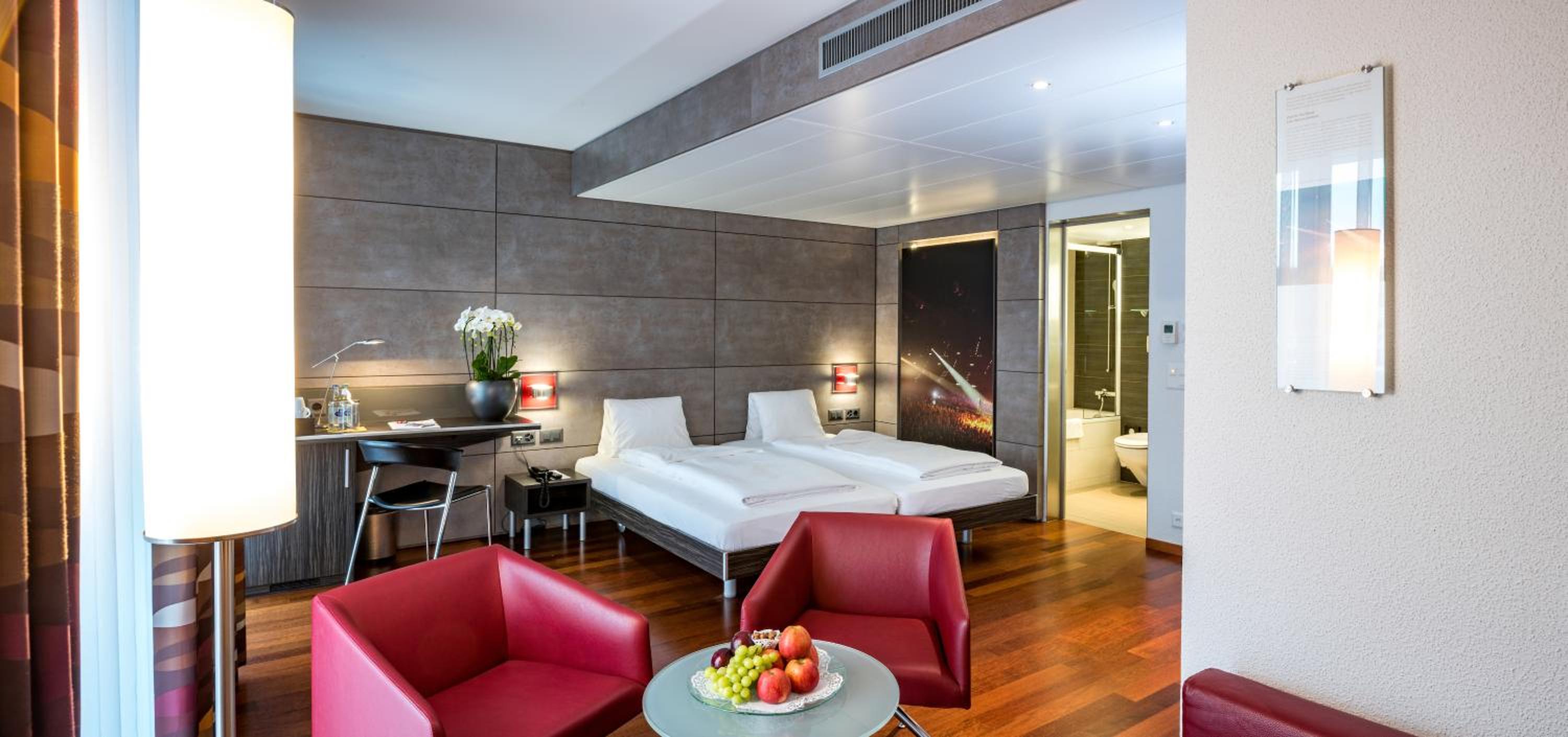 Twin Room with Air-Conditioning - Photo 1
