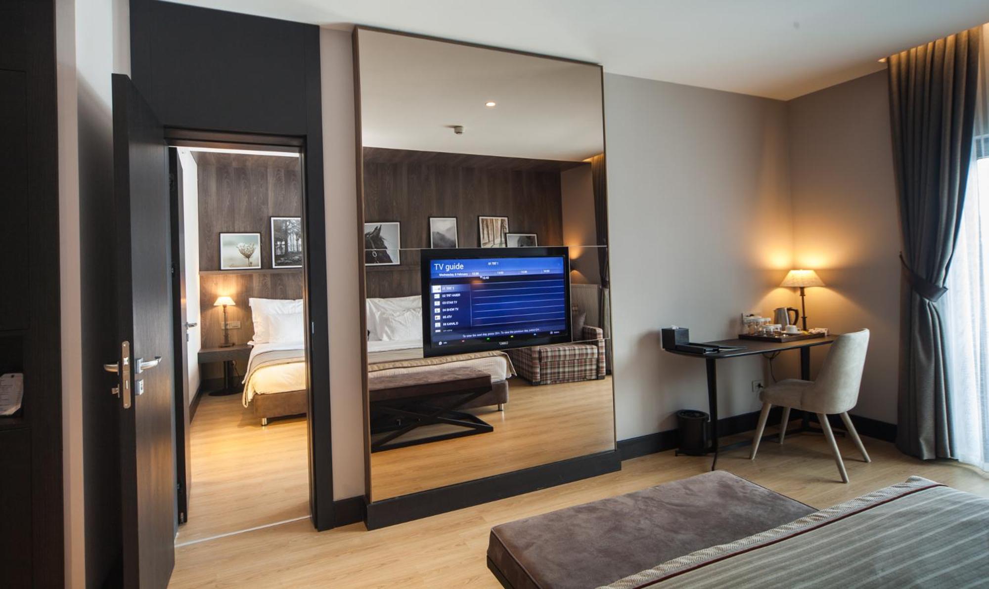 Family Room photo 1