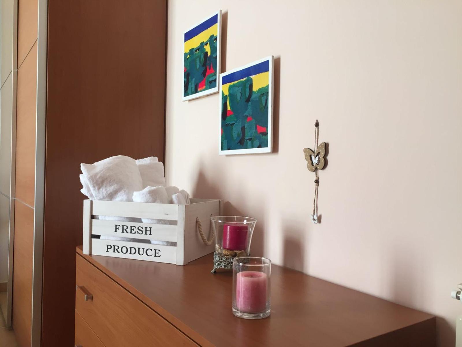 Double Room with Balcony - Photo 3
