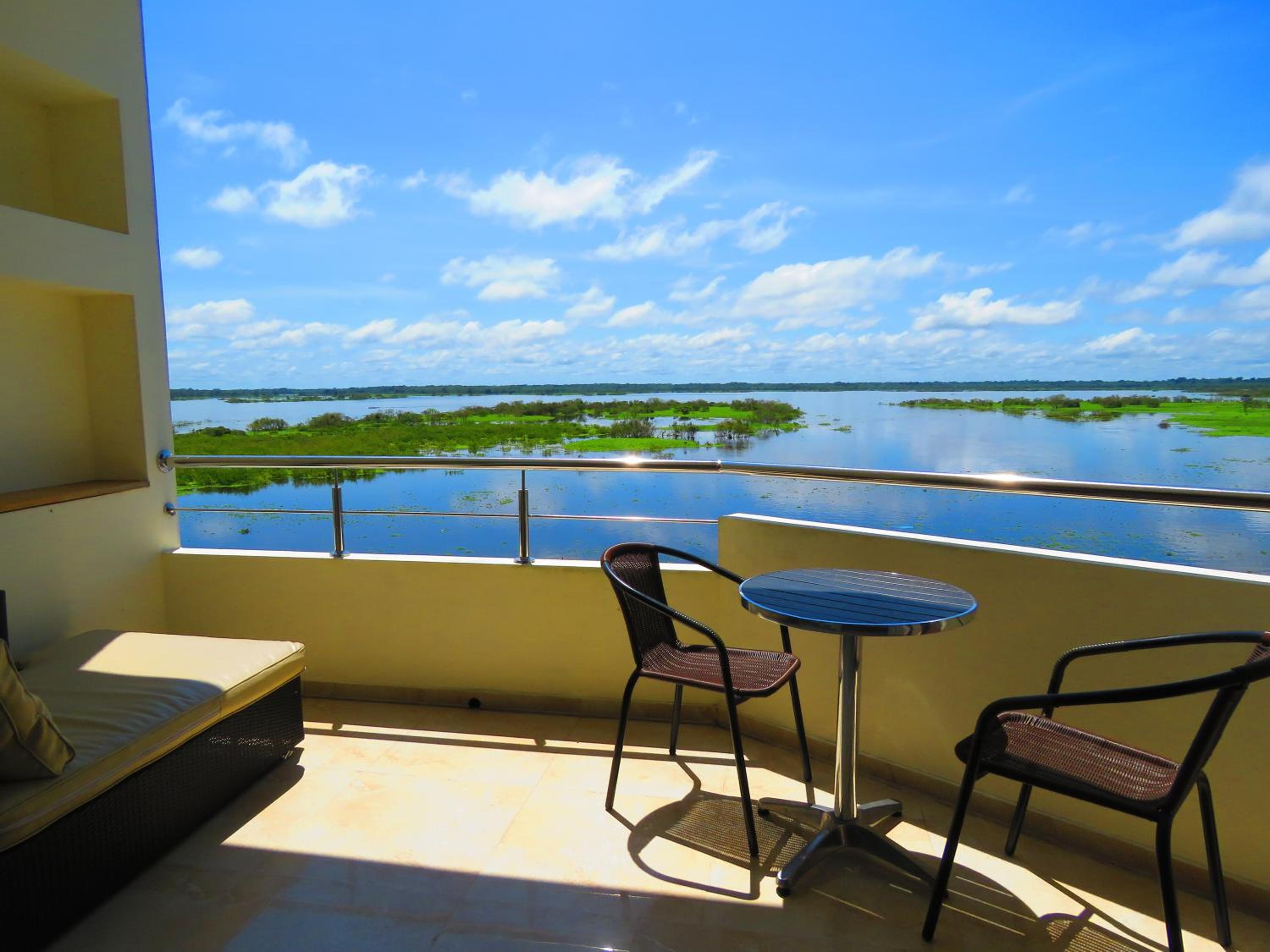 Apartment with Balcony - River View