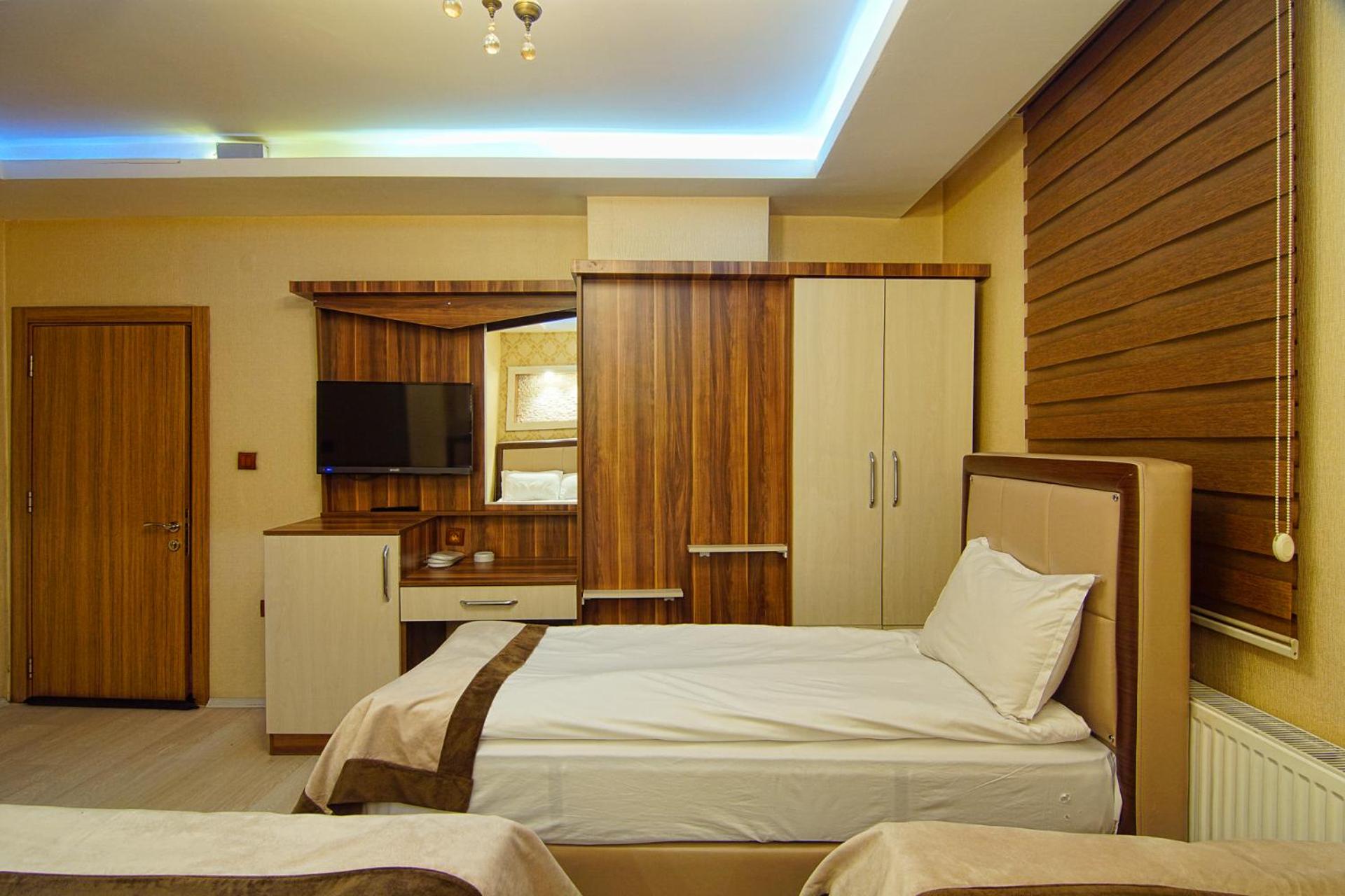 Quadruple Room with Bathroom photo 2