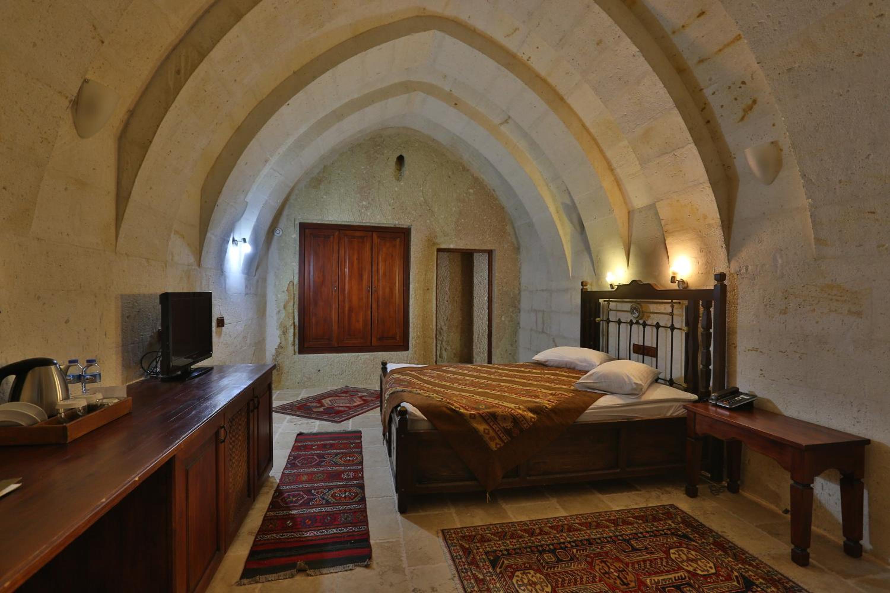 Luxury Cave Suite with Turkish Bath - Photo 18