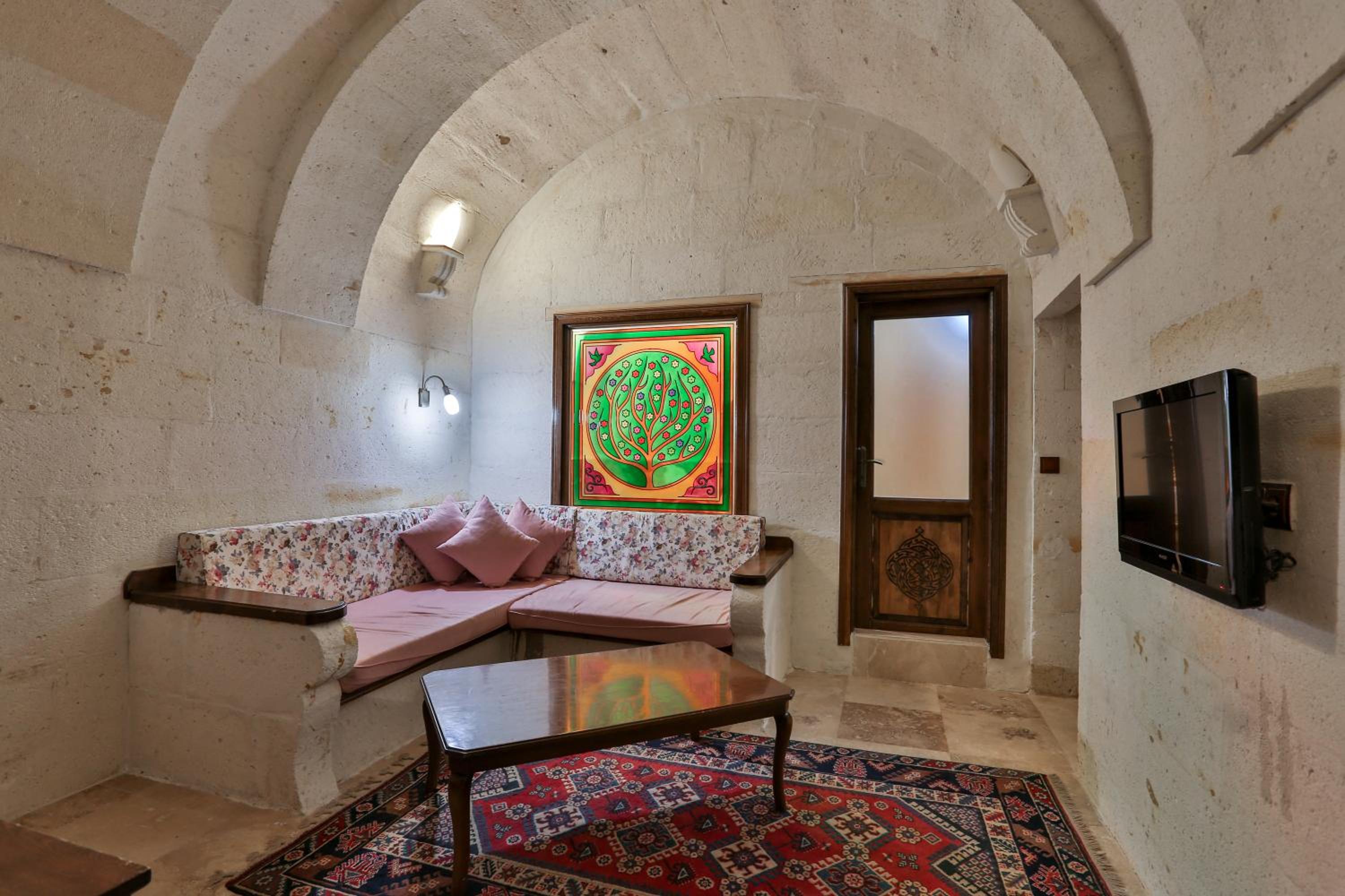 Luxury Cave Suite with Turkish Bath - Photo 22