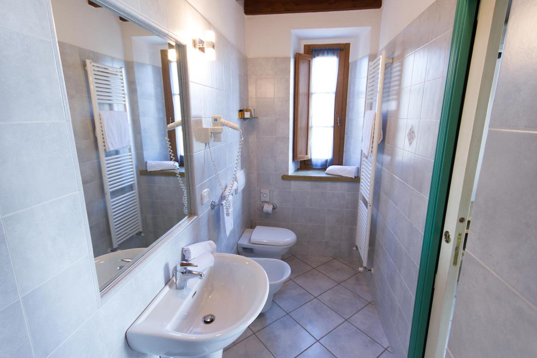 Double Room with Extra Bed - Photo 11