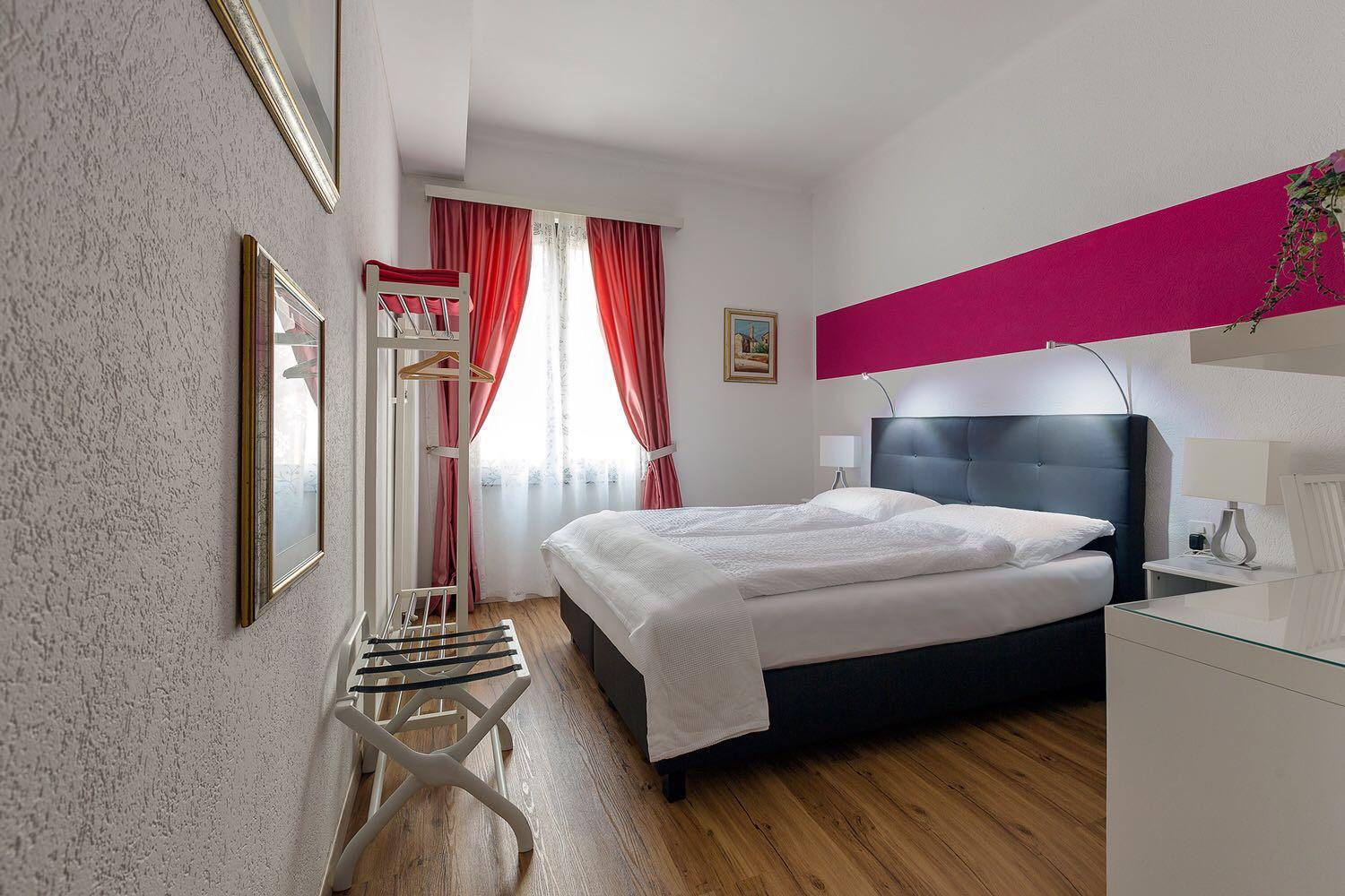 Double Room - Photo 4