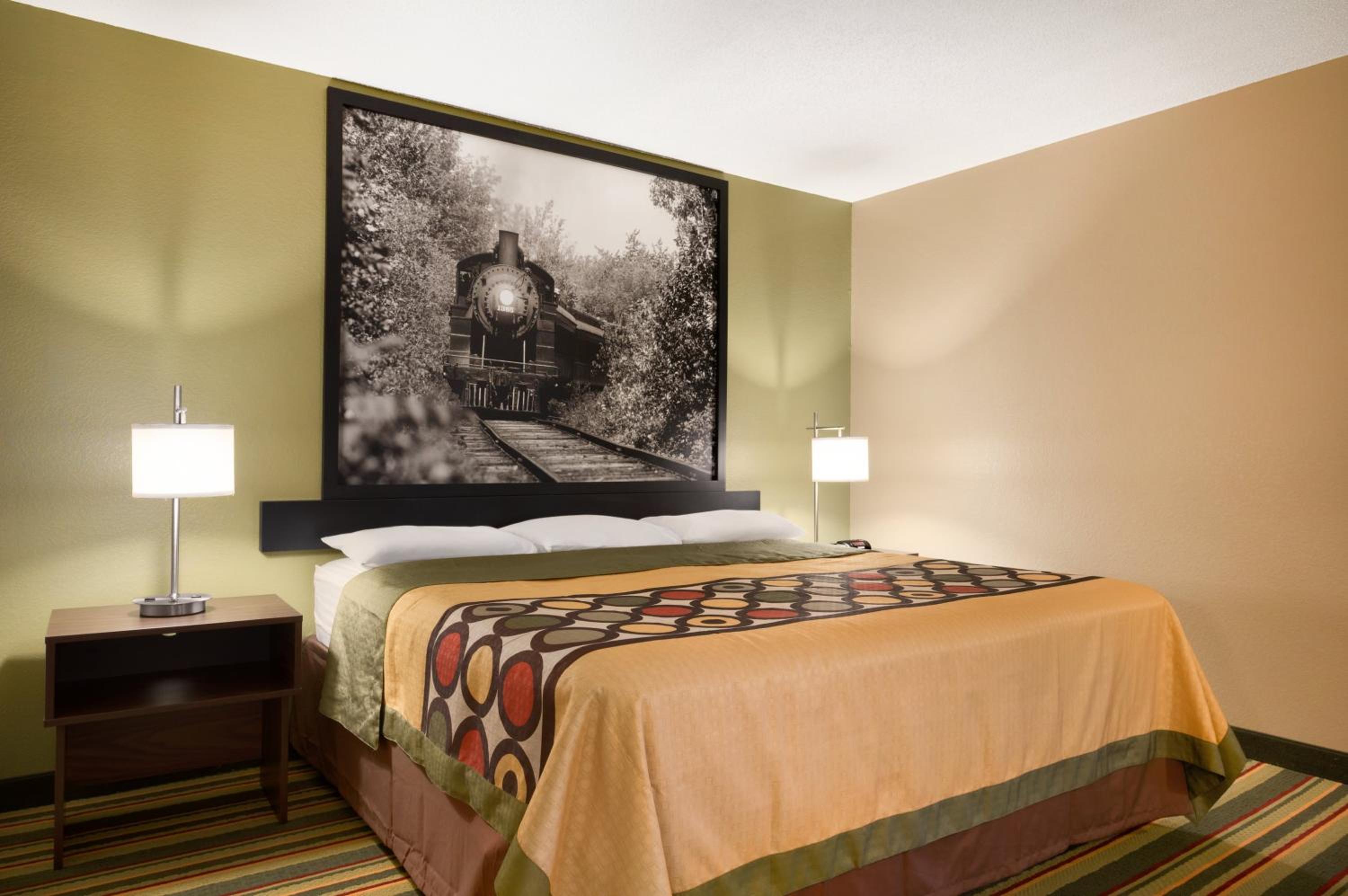 King Room - Non-Smoking - Photo 5