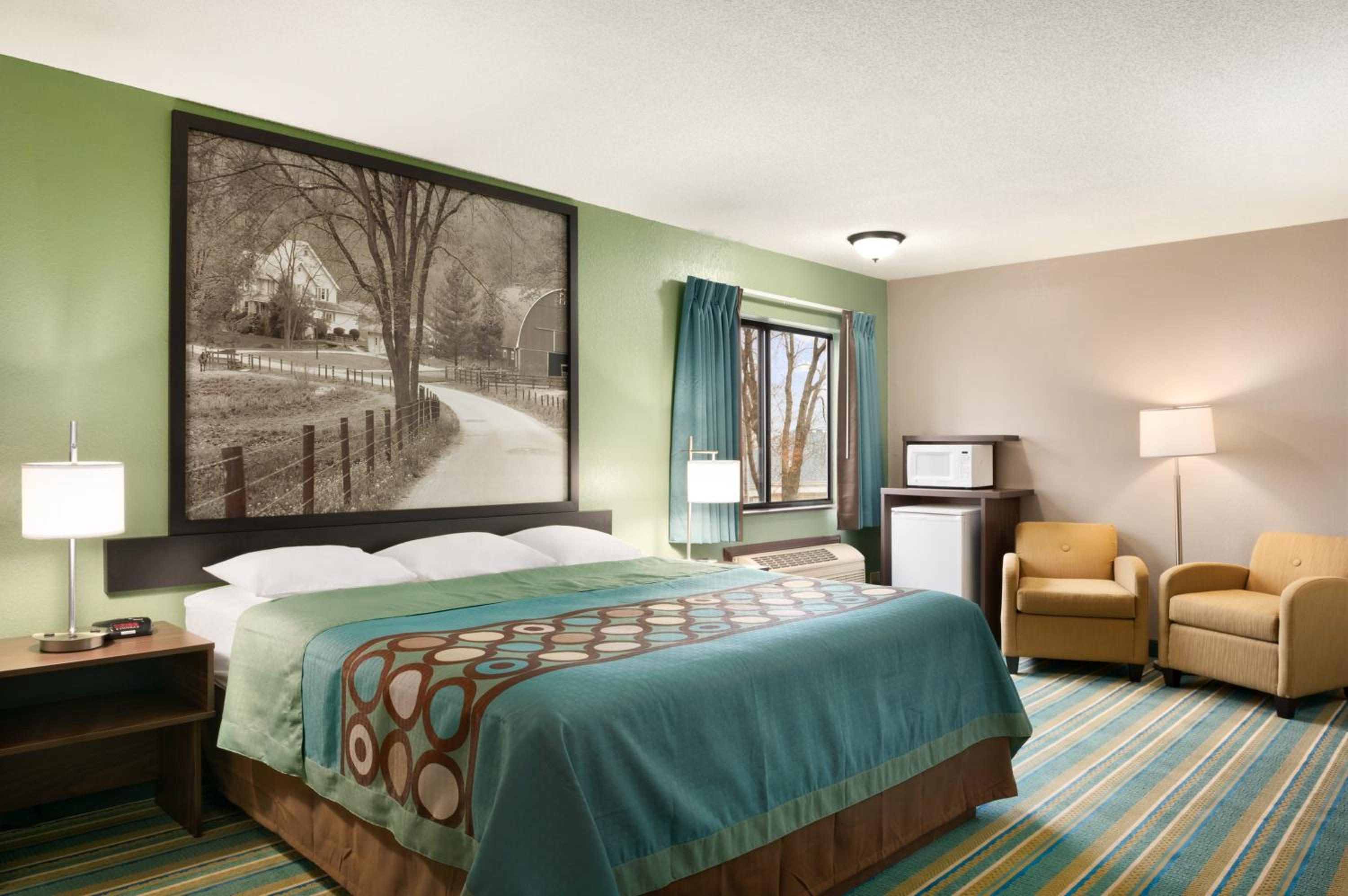 King Room - Non-Smoking - Photo 1