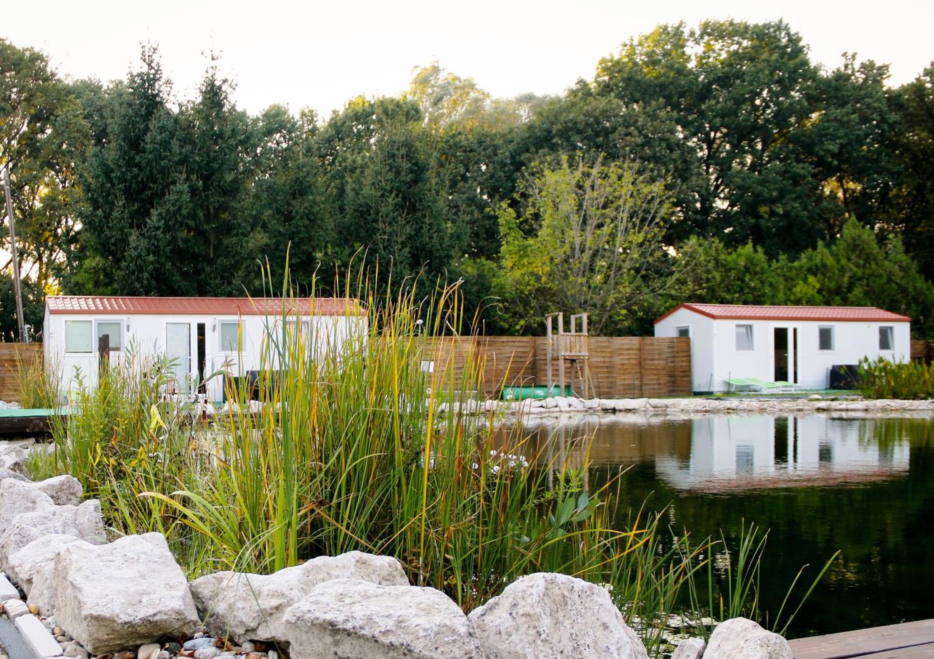 Apartment with Lake View - Photo 7