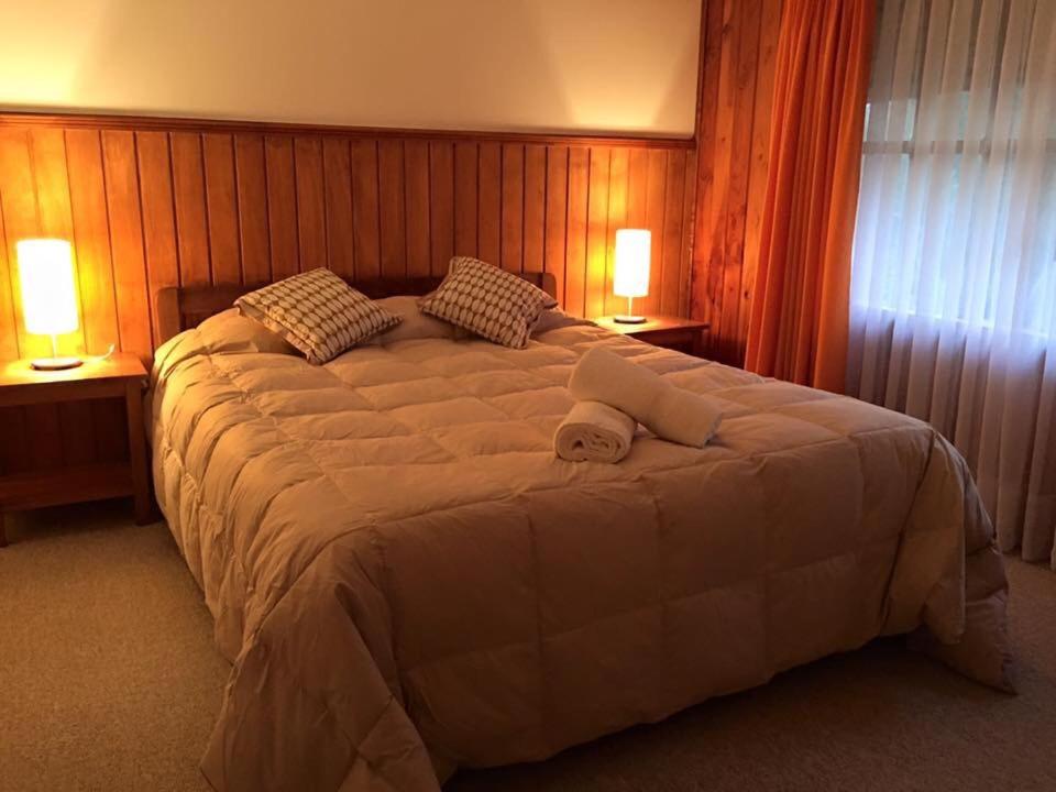 Queen Room photo 2