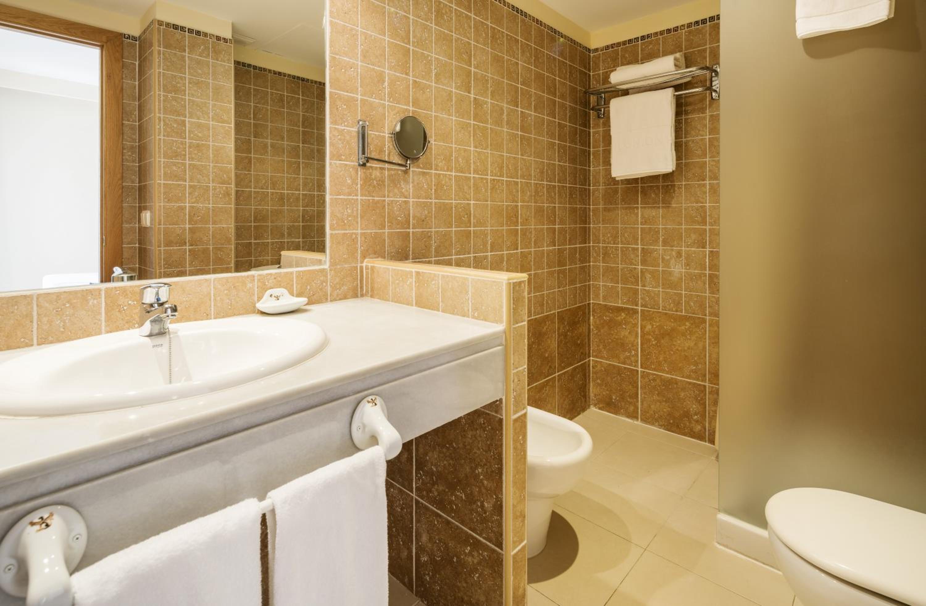 One-Bedroom Apartment (2 Adults) - Photo 8