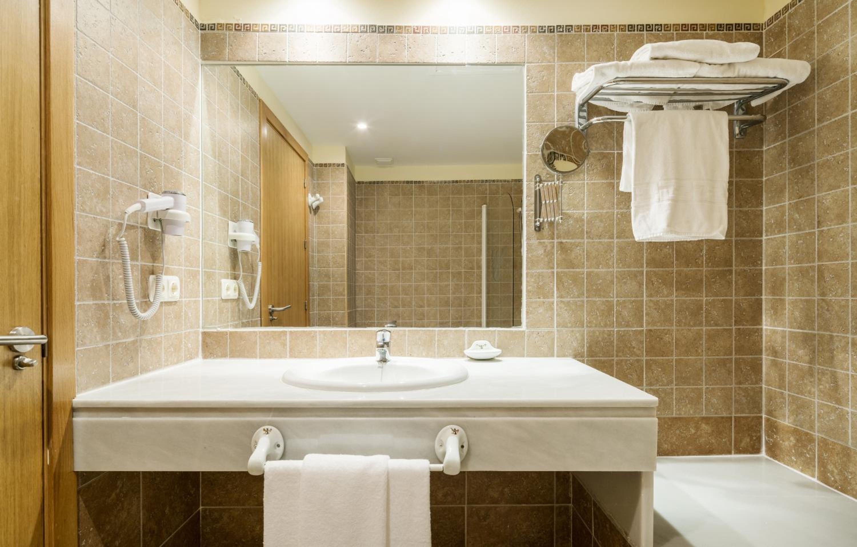 Two-Bedroom Villa (4 Adults) - Photo 9