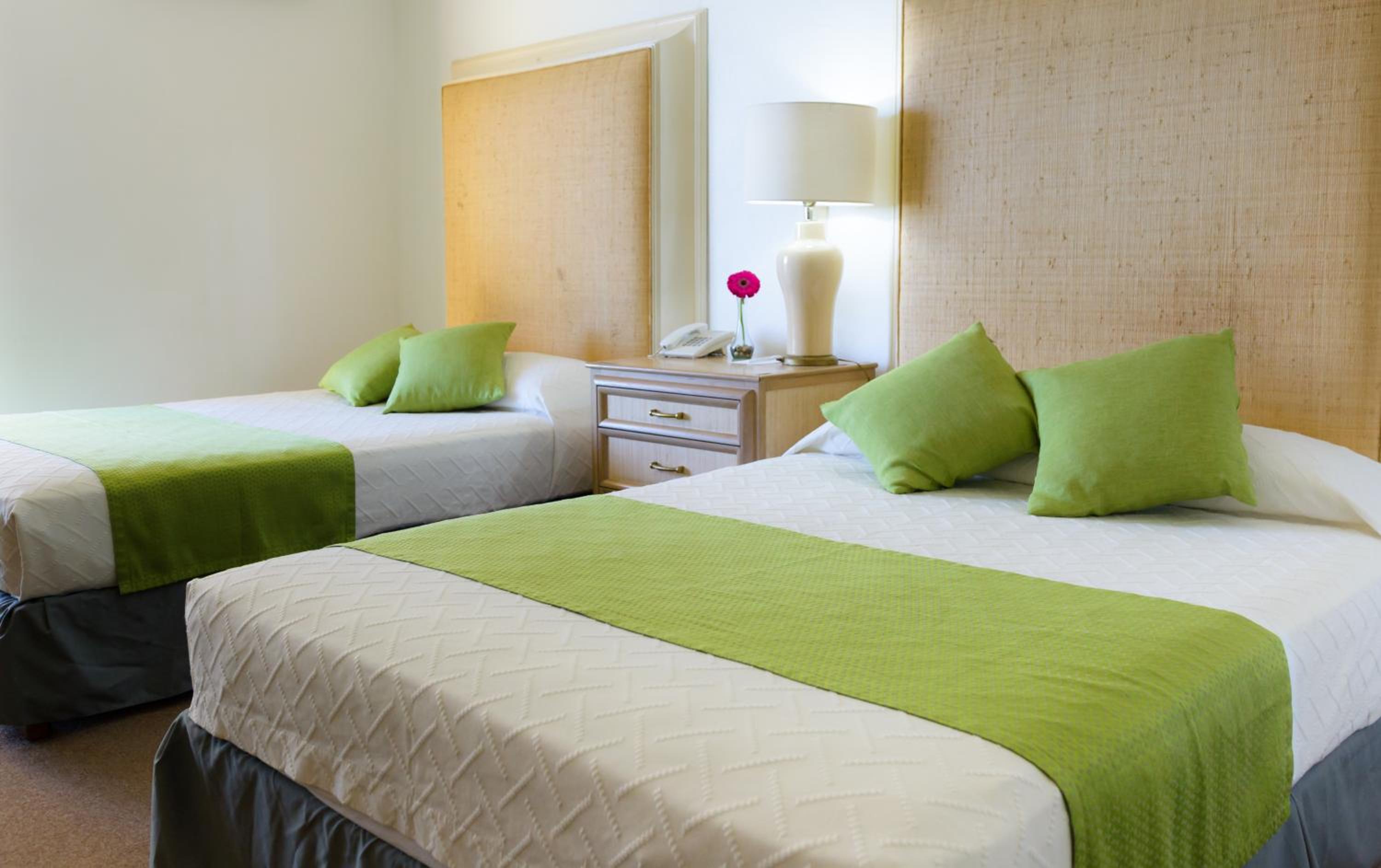 Double Room with Two Double Beds - Photo 2