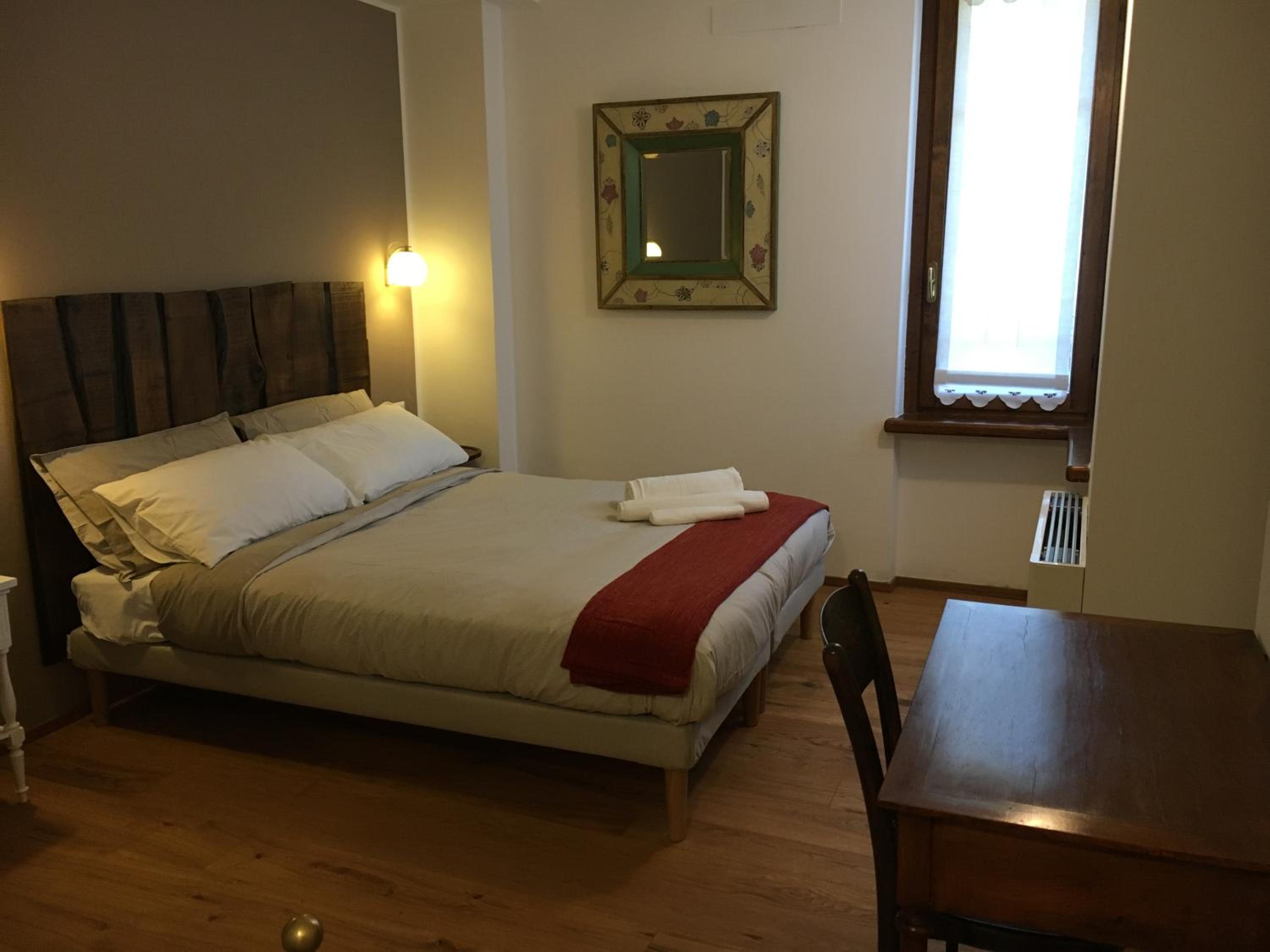 Deluxe Double Room (2 Adults + 1 Child) photo 1