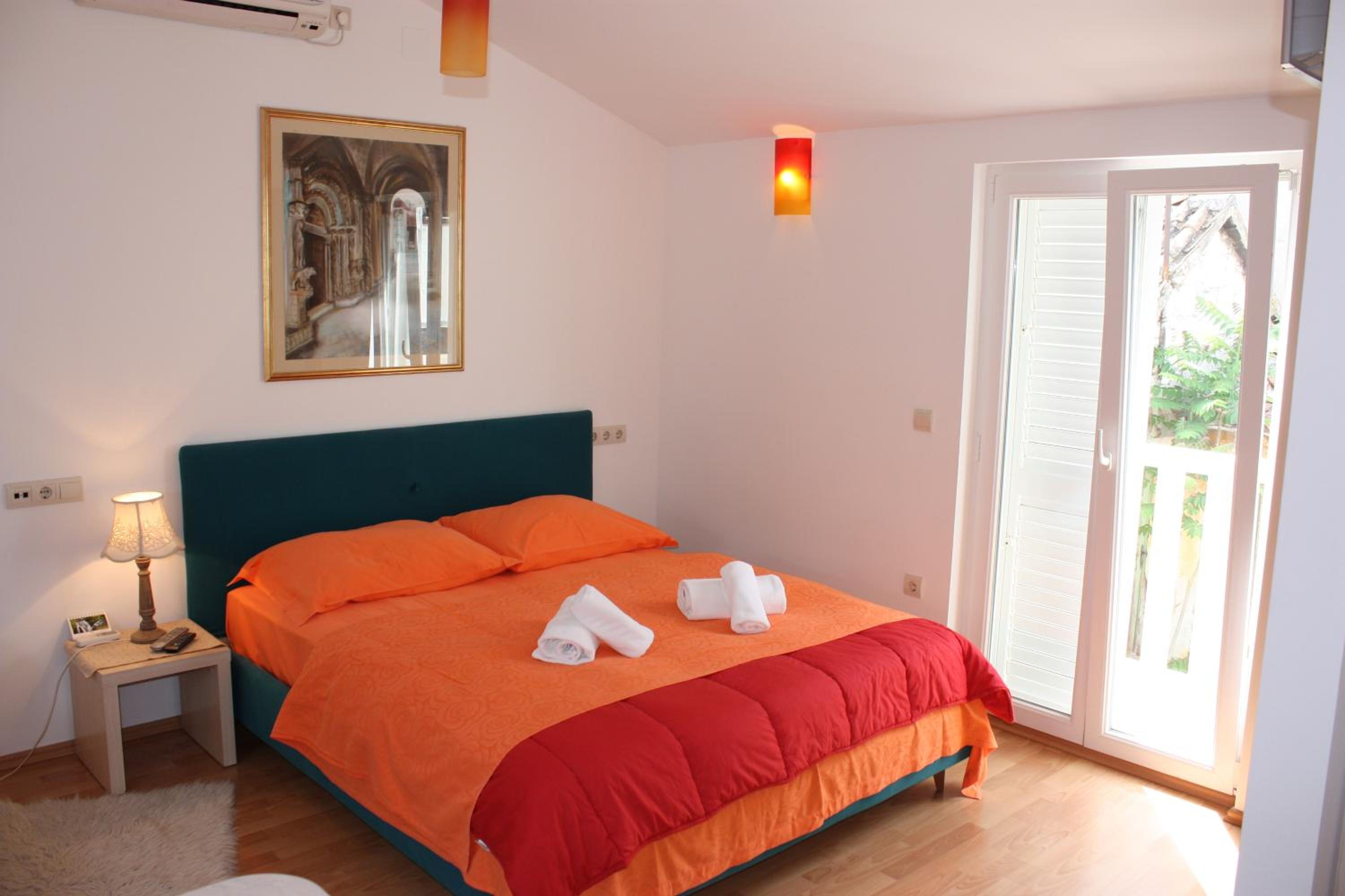 Studio (2 Adults) - Palmina Street