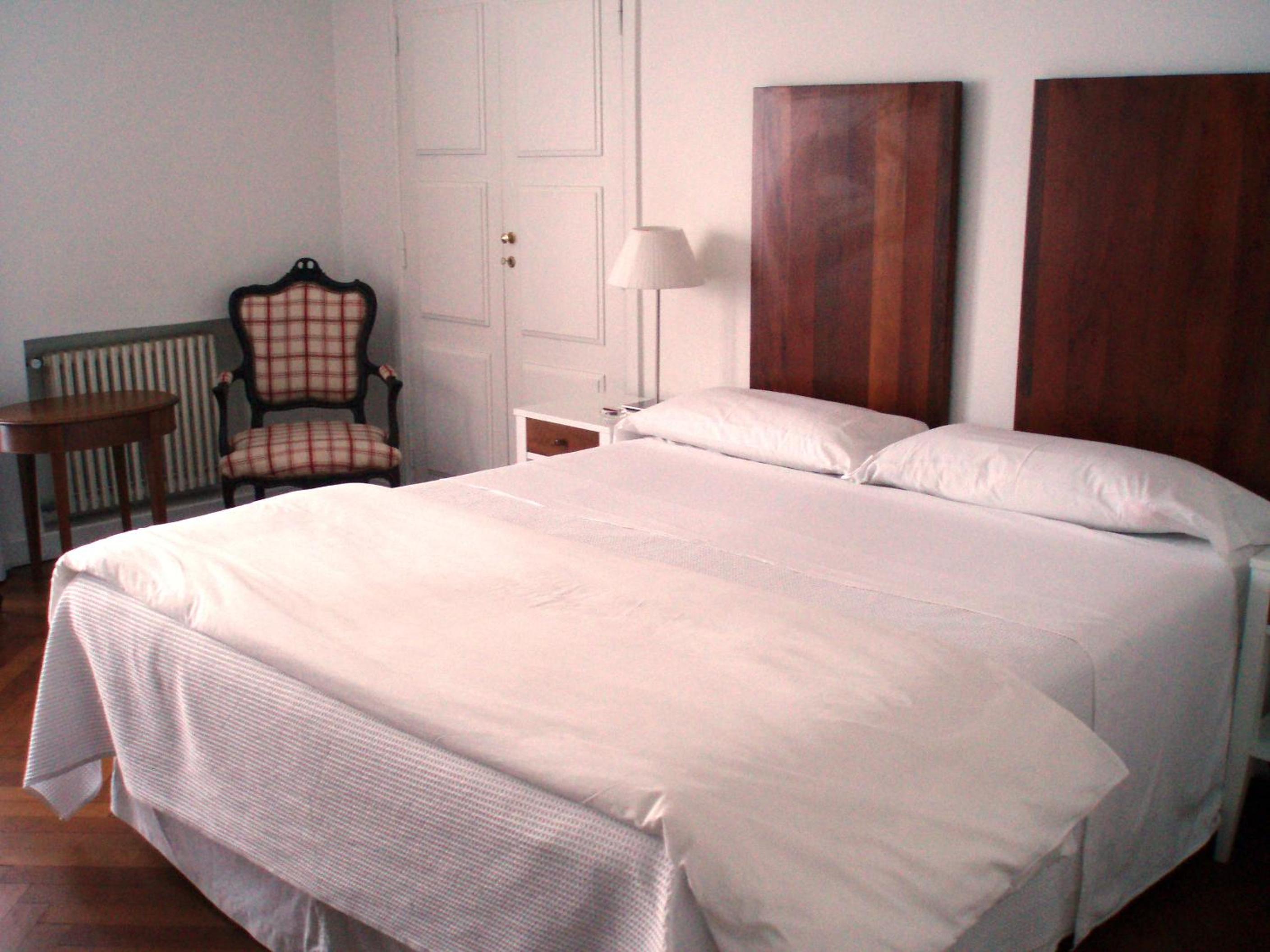Double or Twin Room with Forest View photo 3