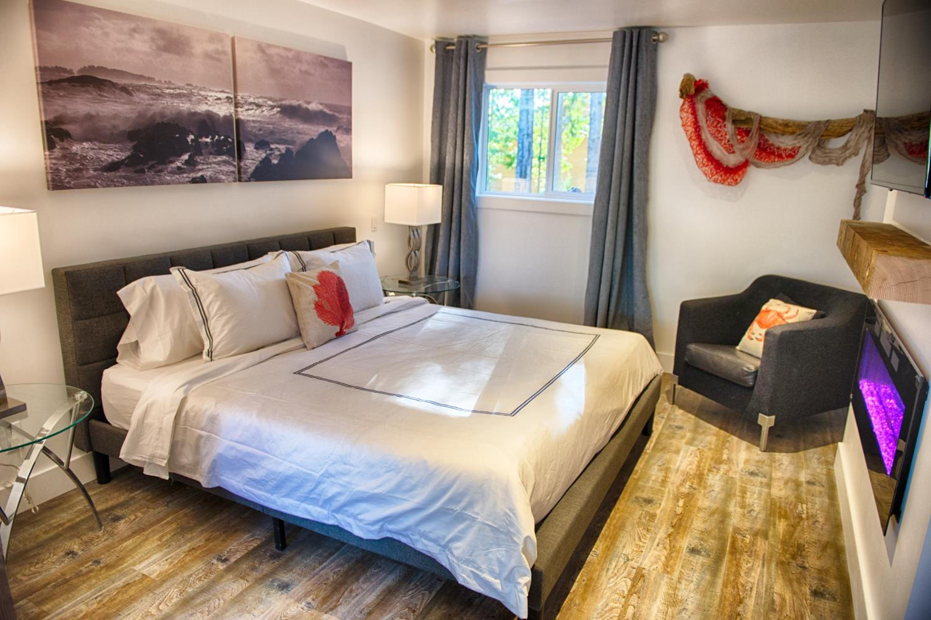 Eco Luxe Harbor View King Suite 3