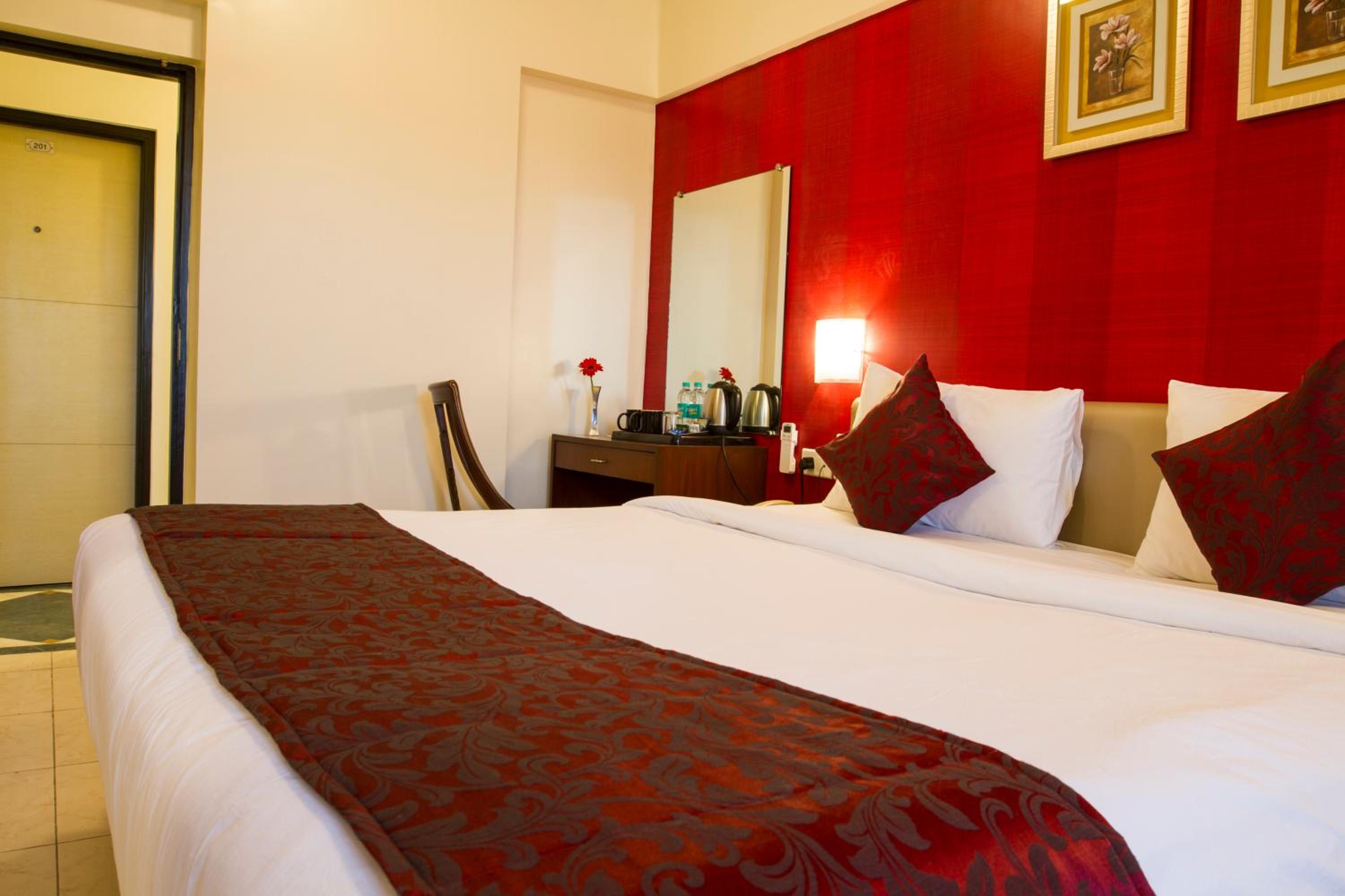 Standard Double or Twin Room - Photo 1