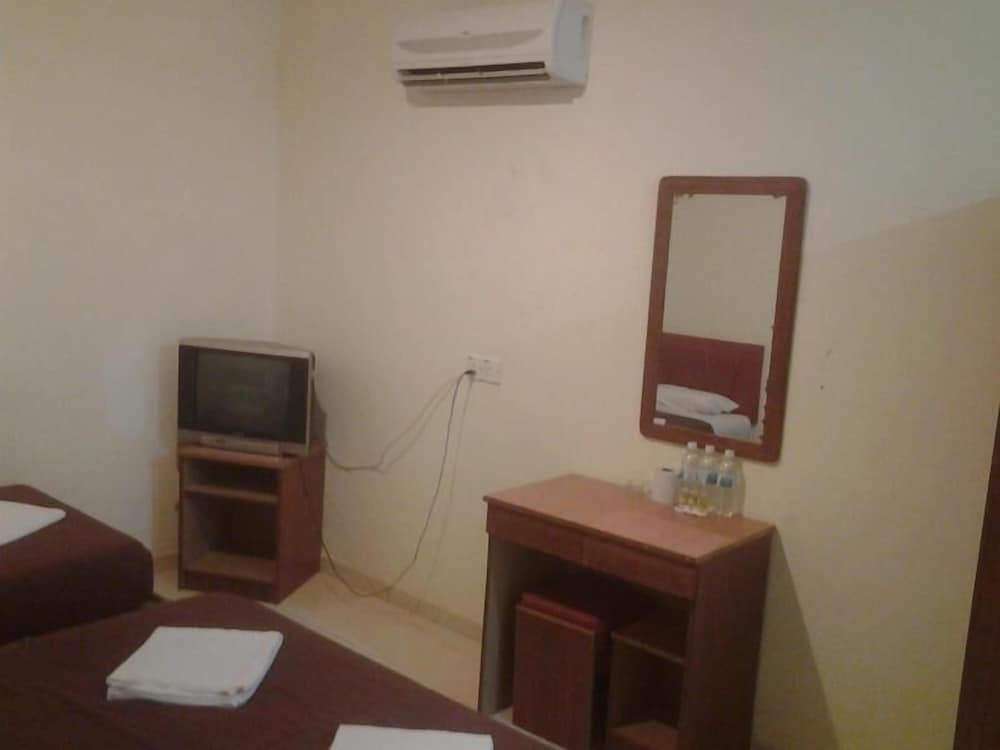 Family Room - Photo 2