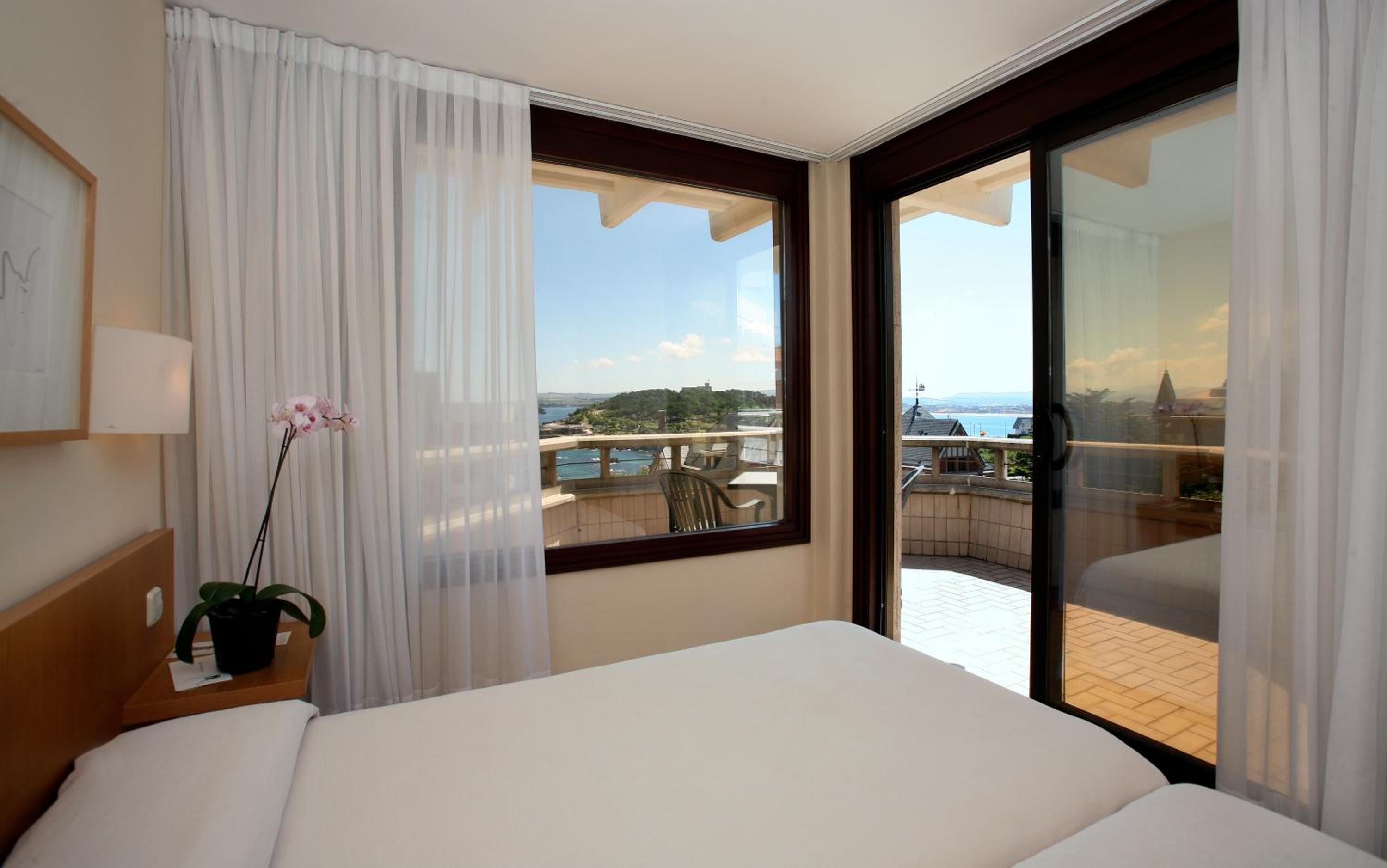 Family Room with Terrace - Photo 5