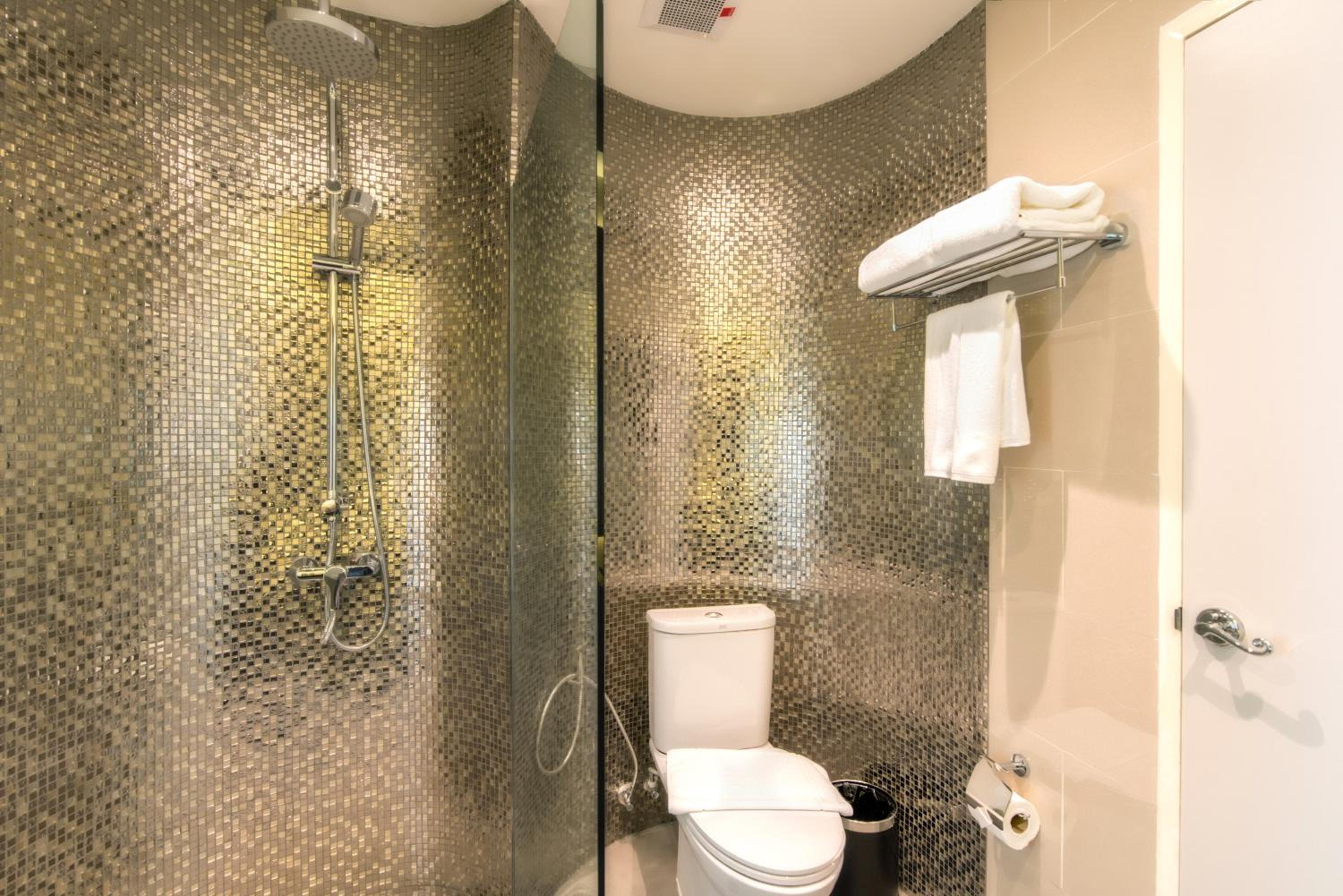 Deluxe Room with Balcony photo 3