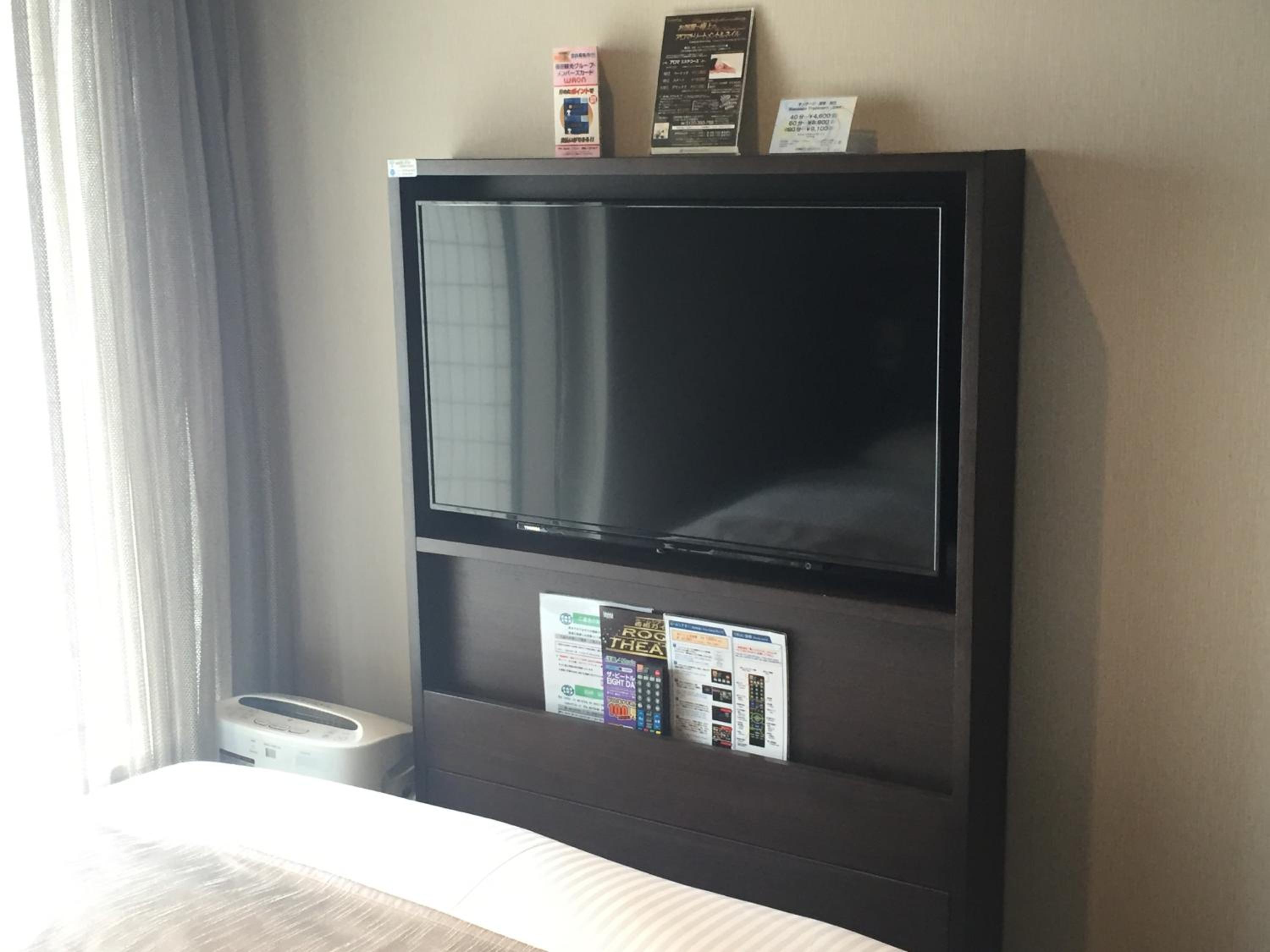 Superior Double Room - Non-Smoking thumbnail 6
