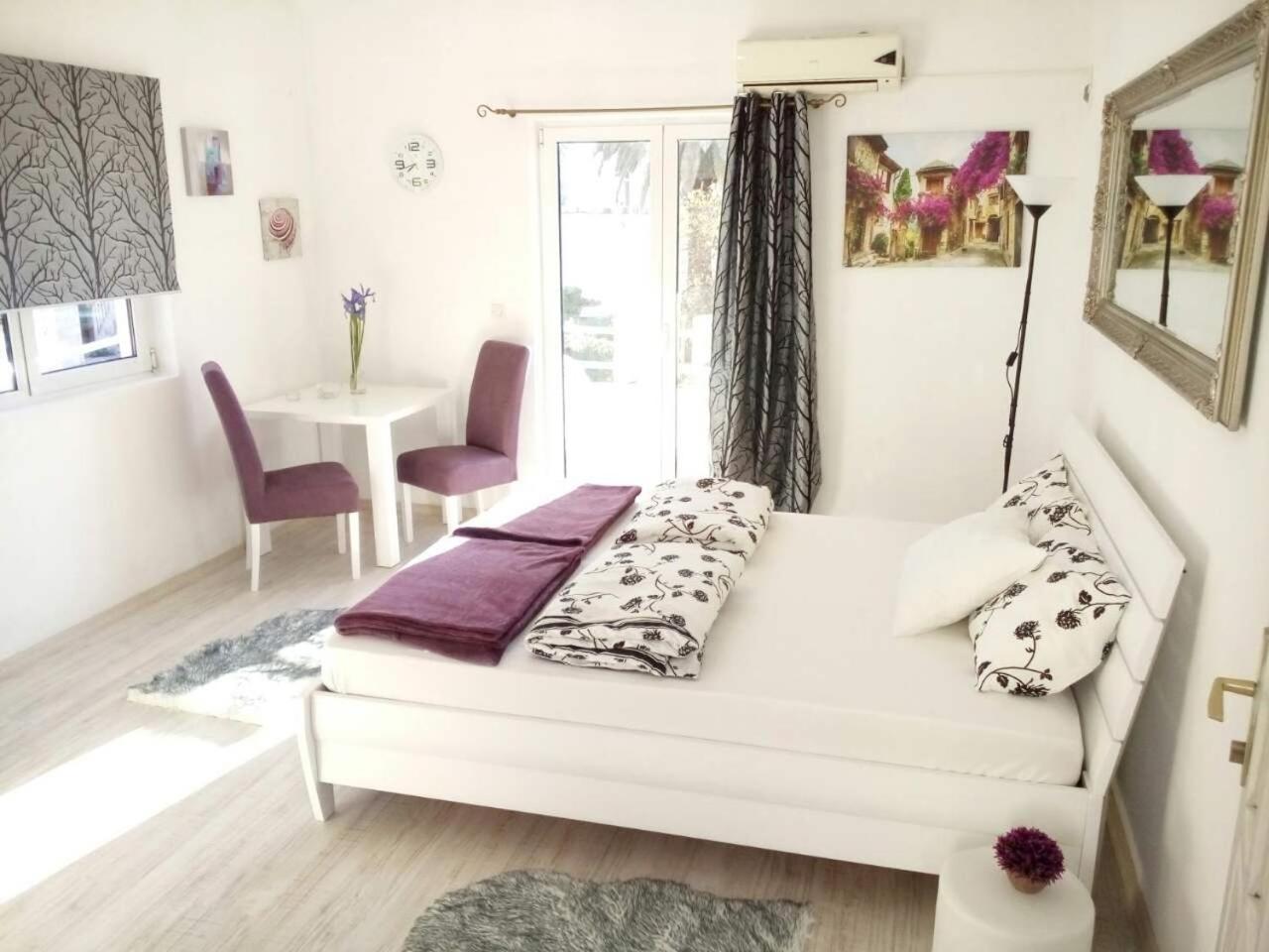 Studio with Balcony and Sea View