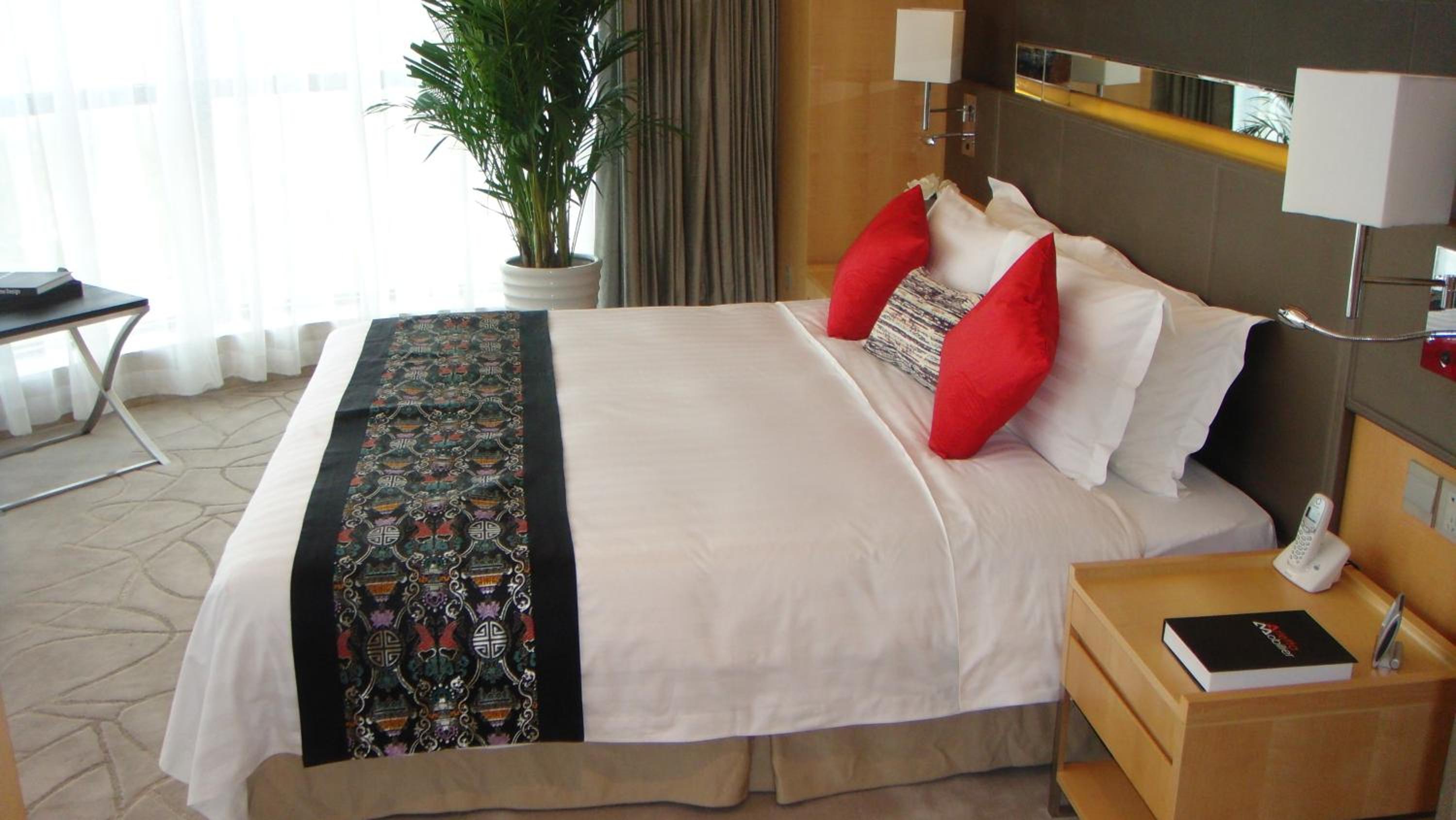 Executive One-Bedroom Apartment - Photo 1