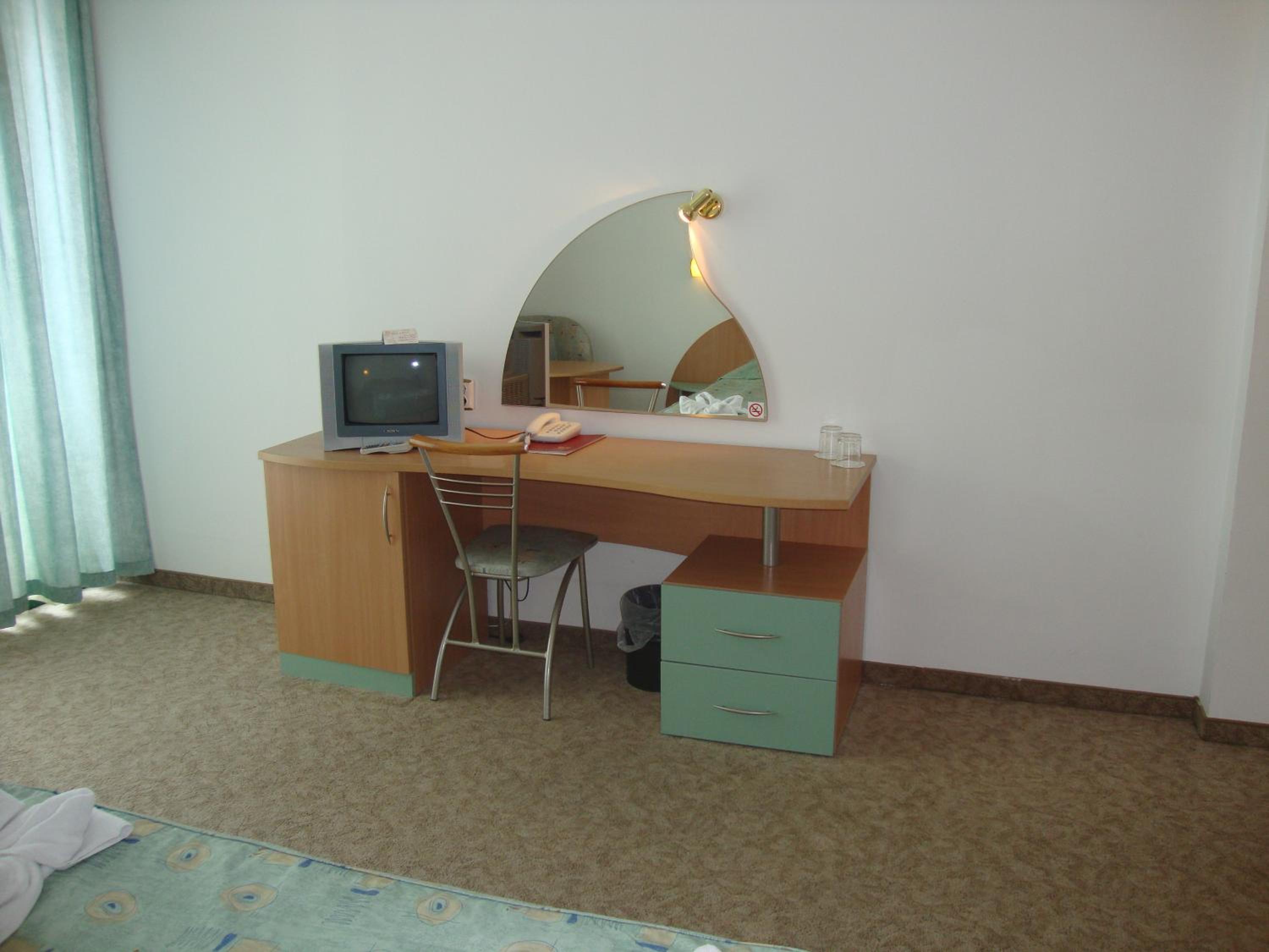 Double Room with Balcony - Photo 2