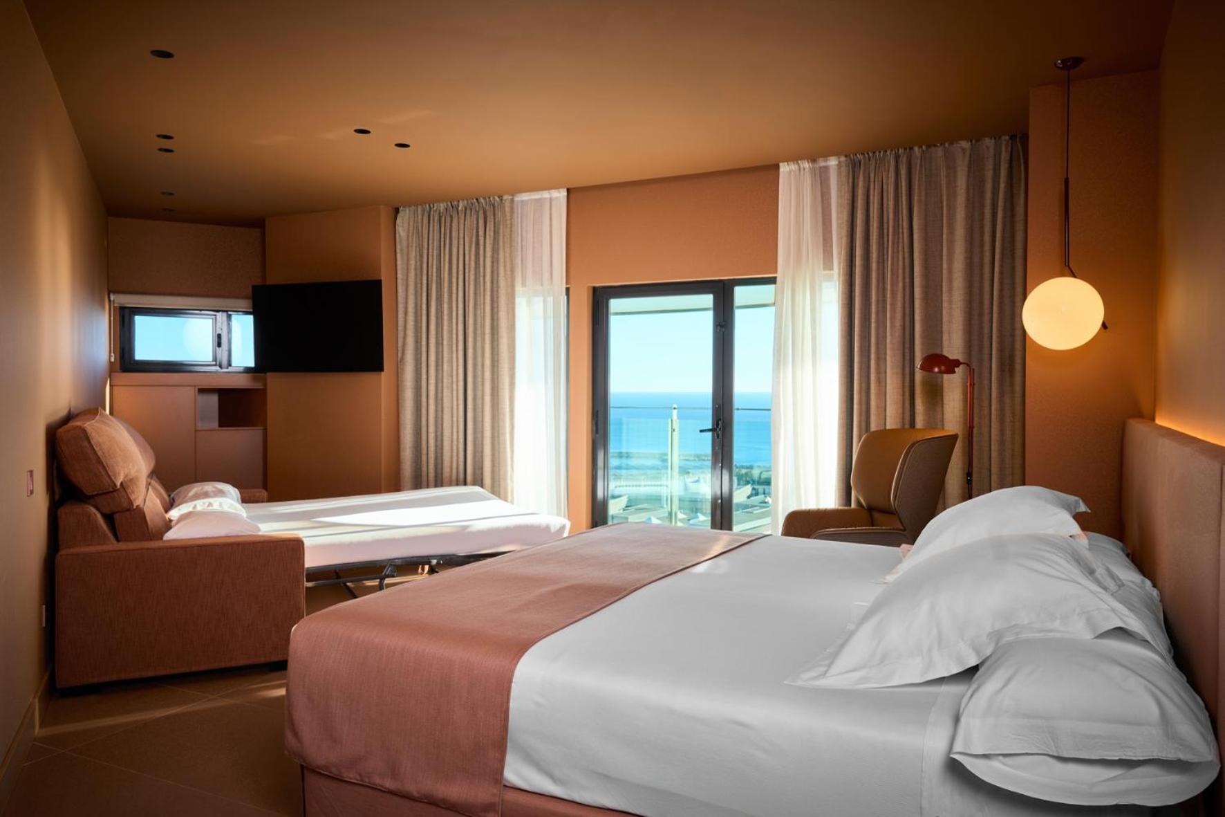 Deluxe Double Room with Balcony and Sea View