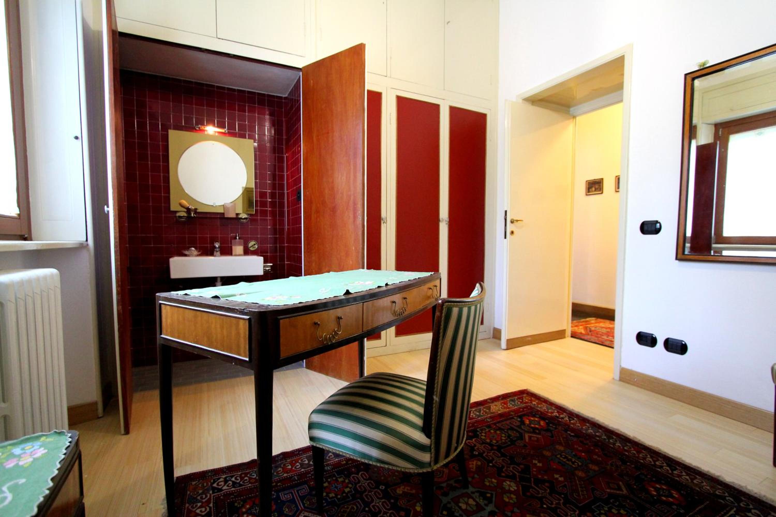 Large Single Room