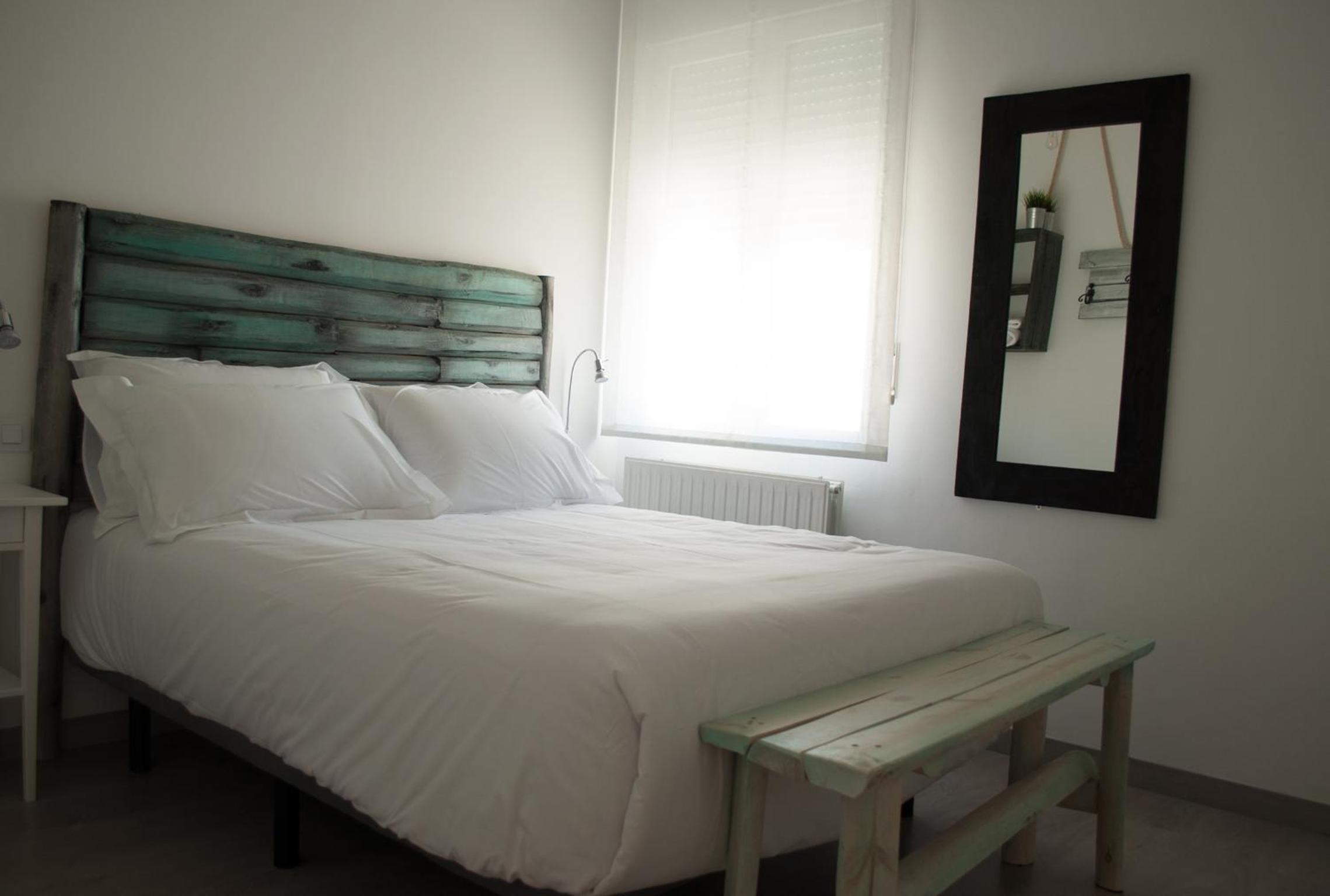 Standard Double Room - Photo 2