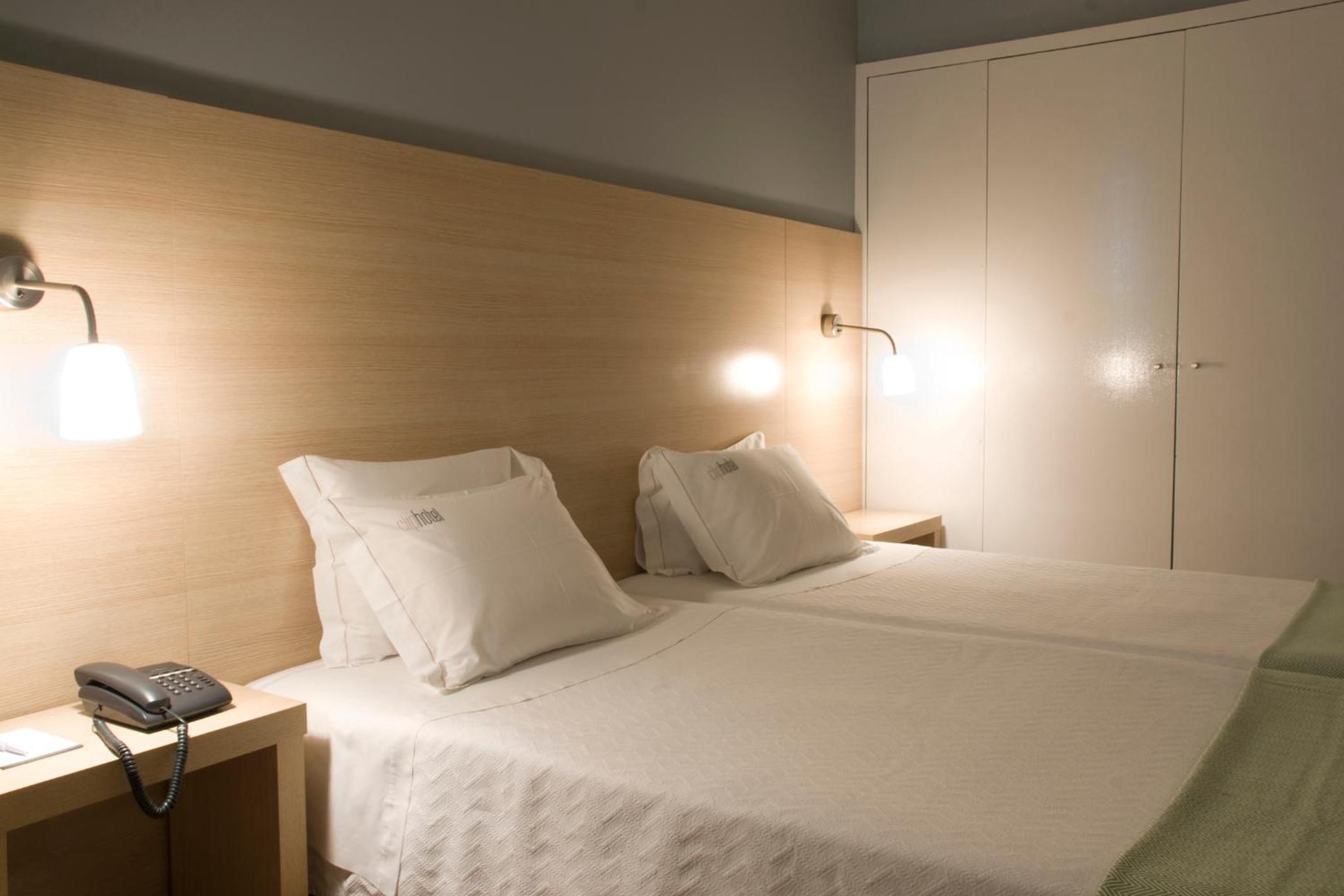 Double or Twin Room - Photo 5