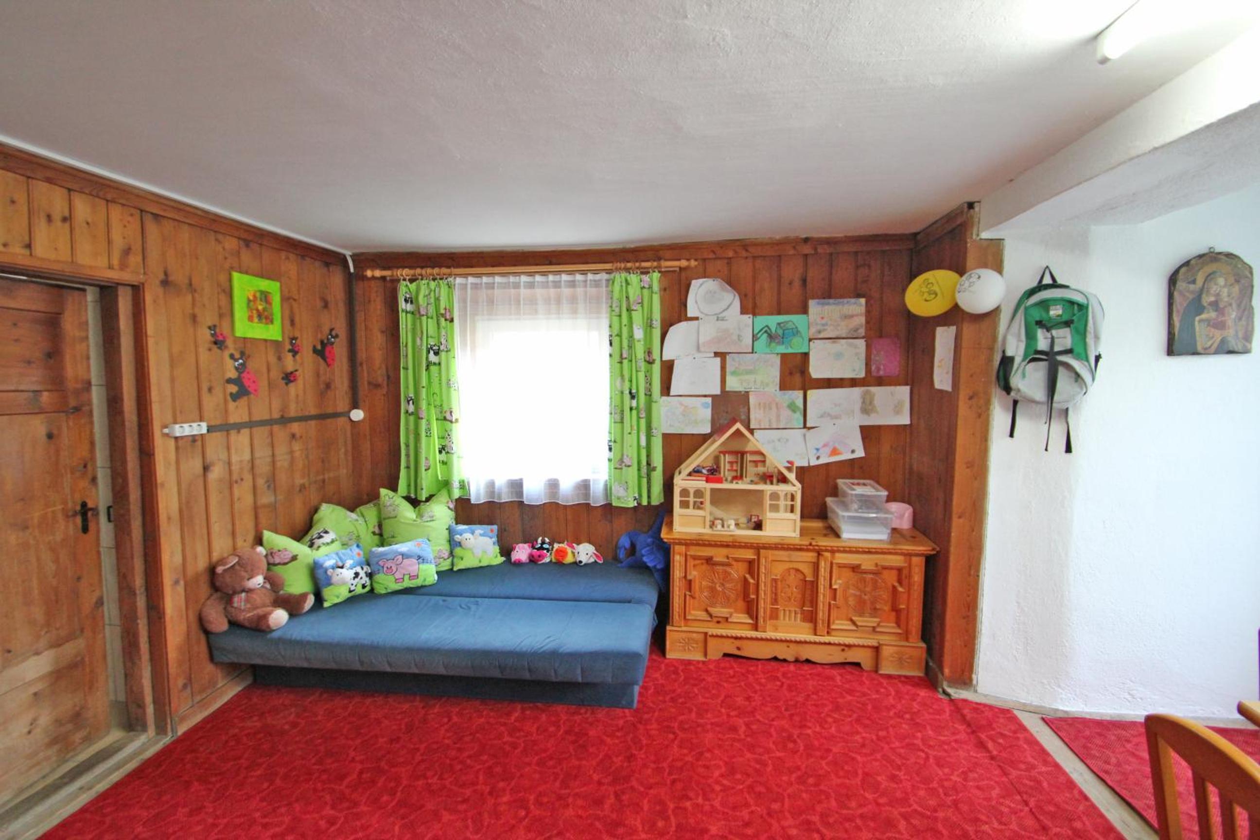 Four-Bedroom House photo 2