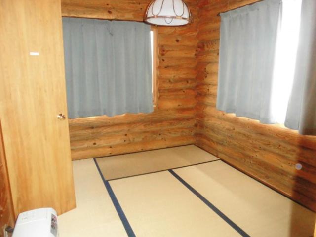 Three-Bedroom Villa - Photo 3
