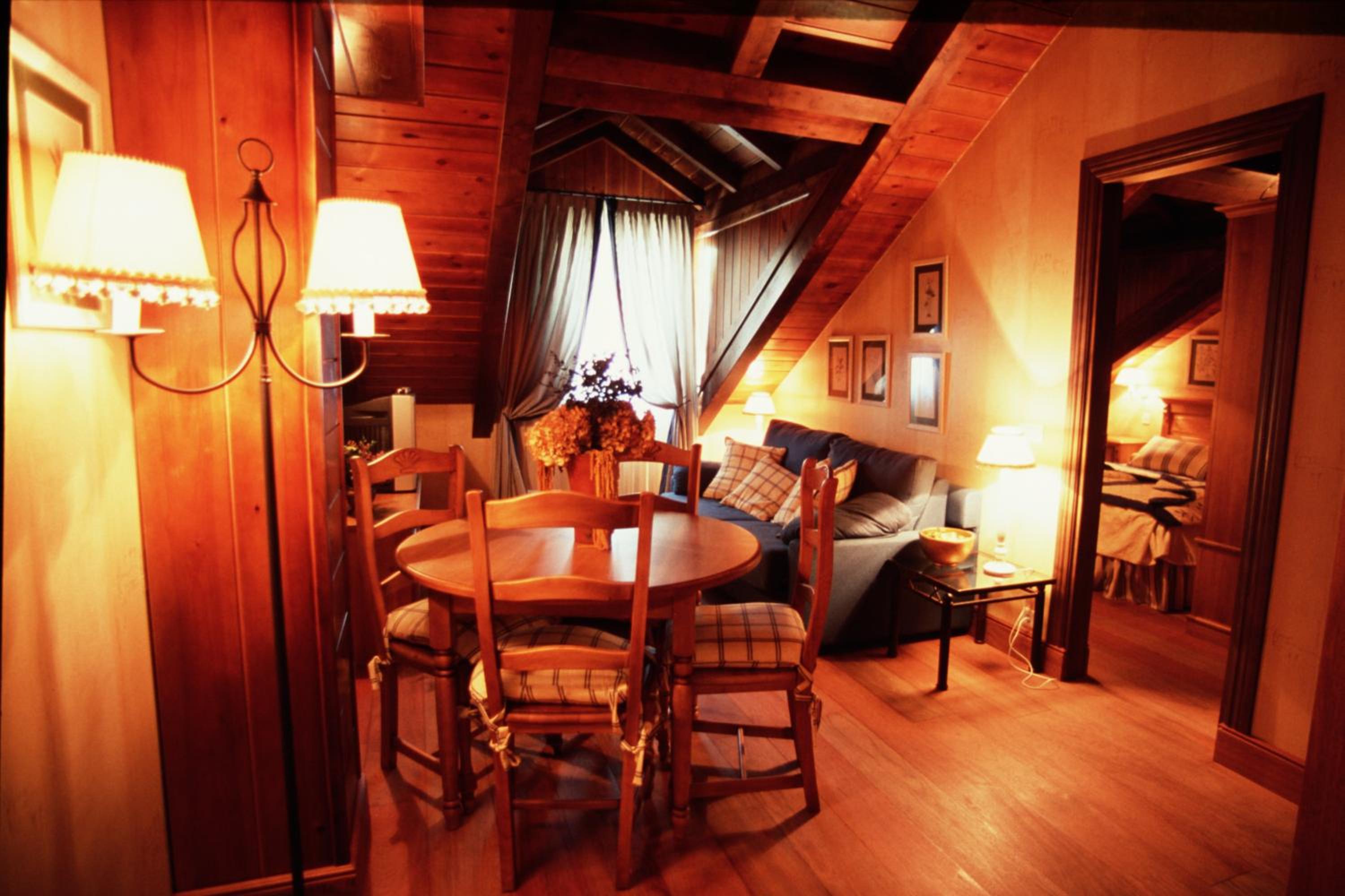 Family Room - Photo 6