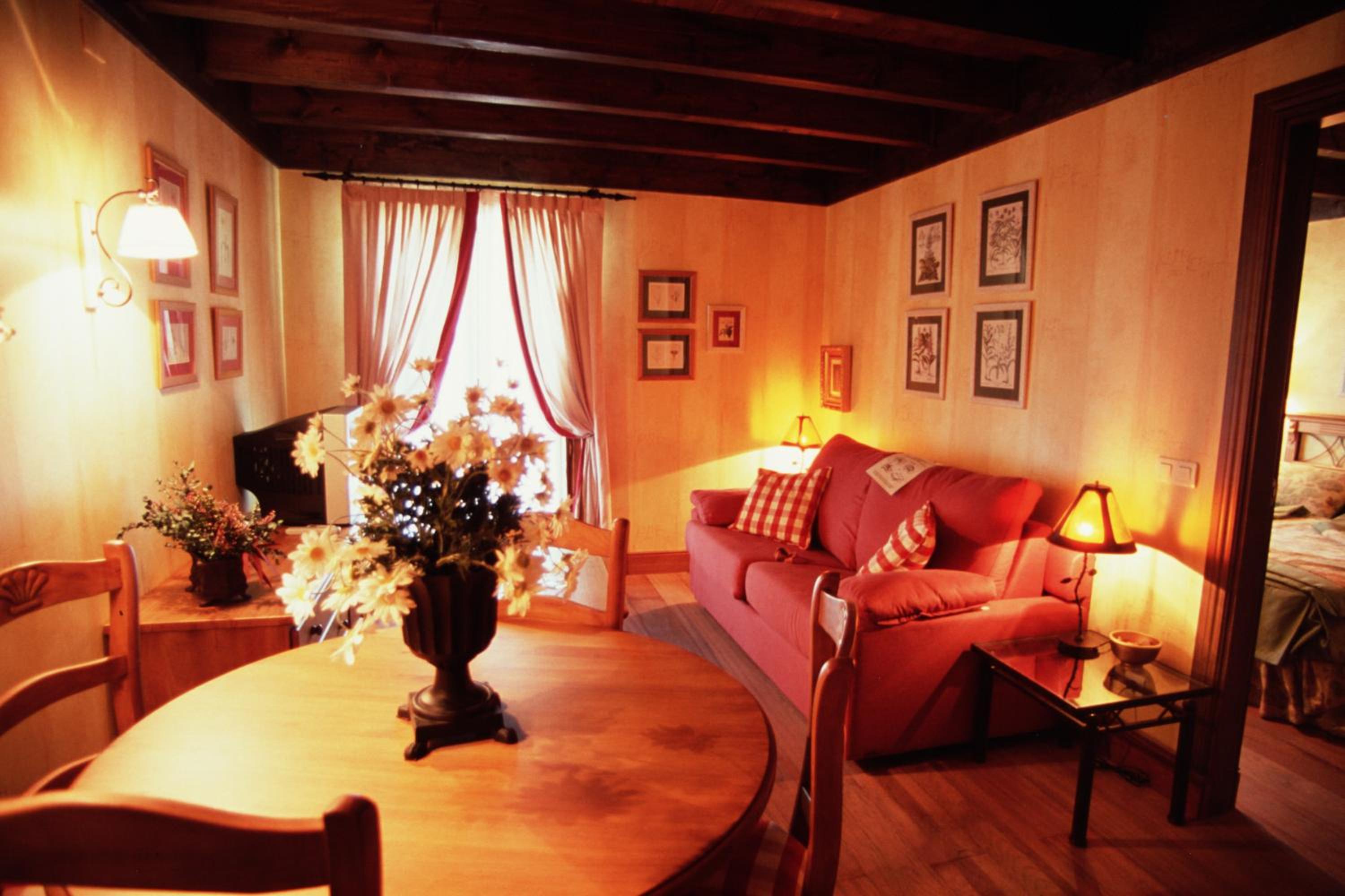 Family Room - Photo 8