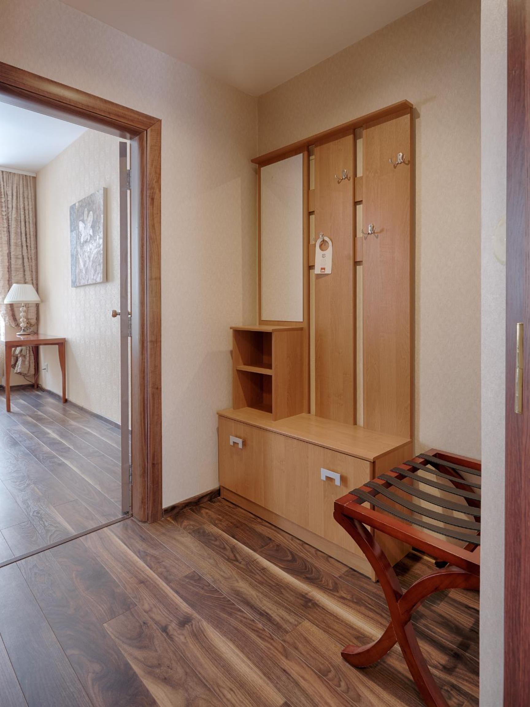 One-Bedroom Apartment photo 3