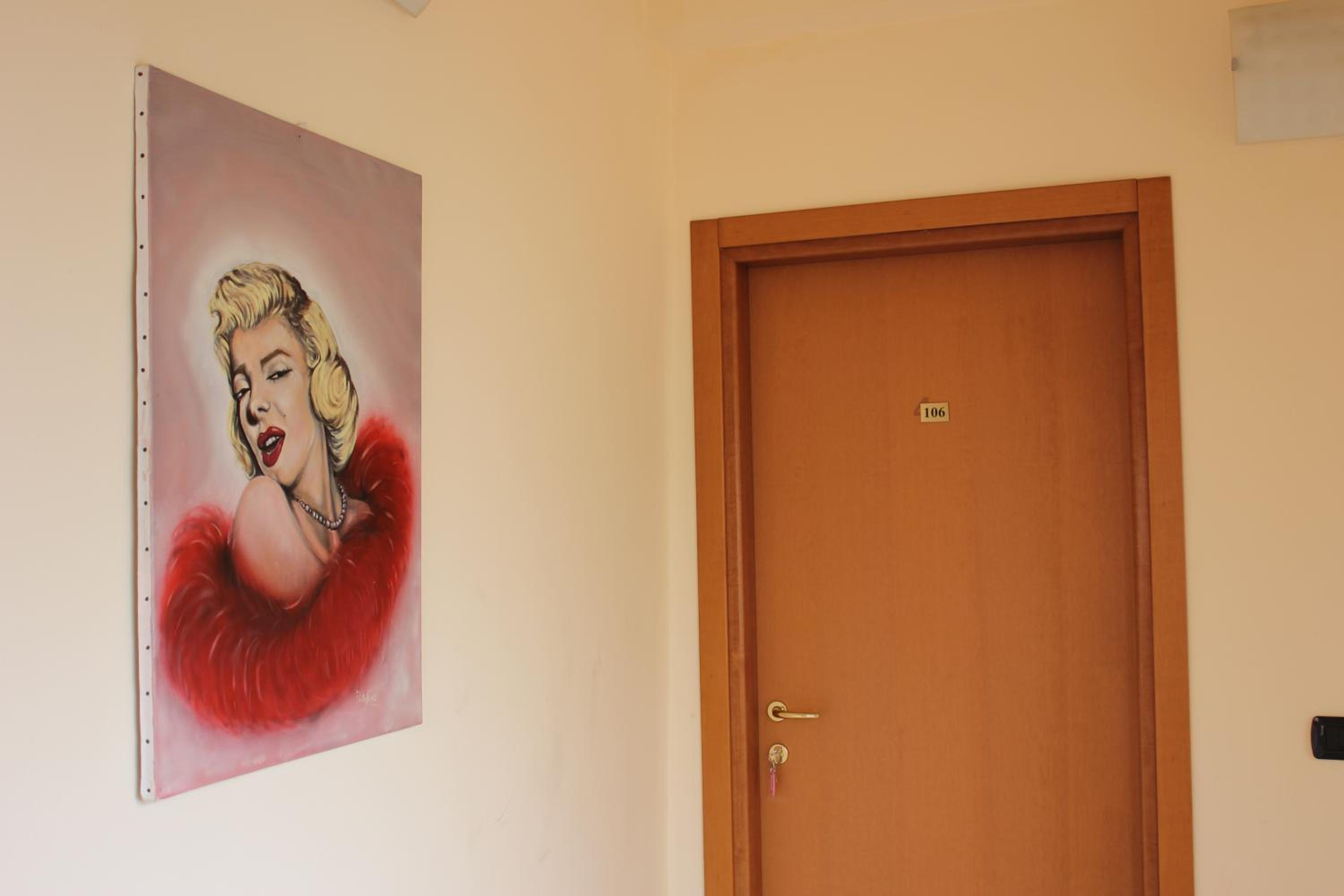 Double Room - Photo 7