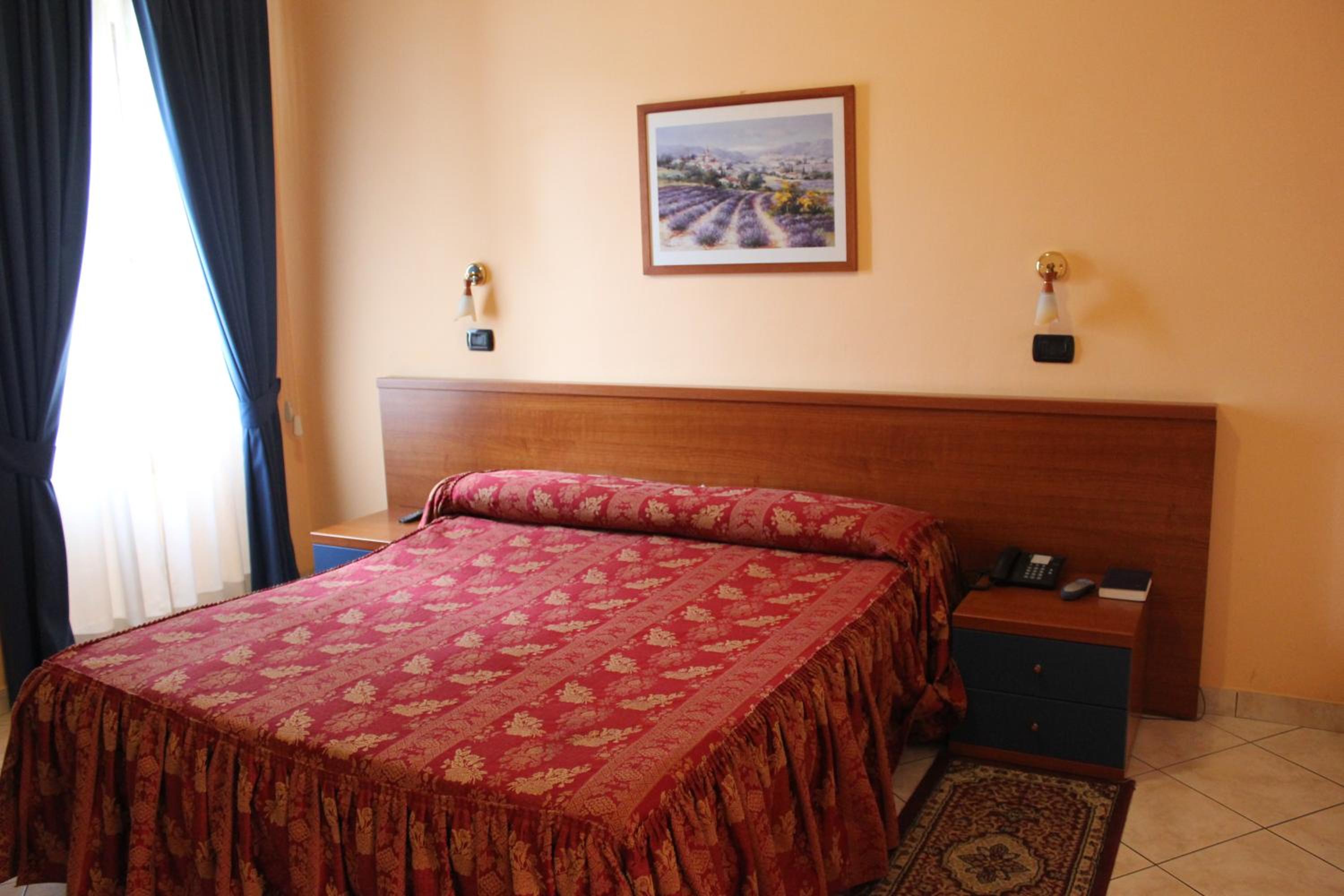 Double Room - Photo 2