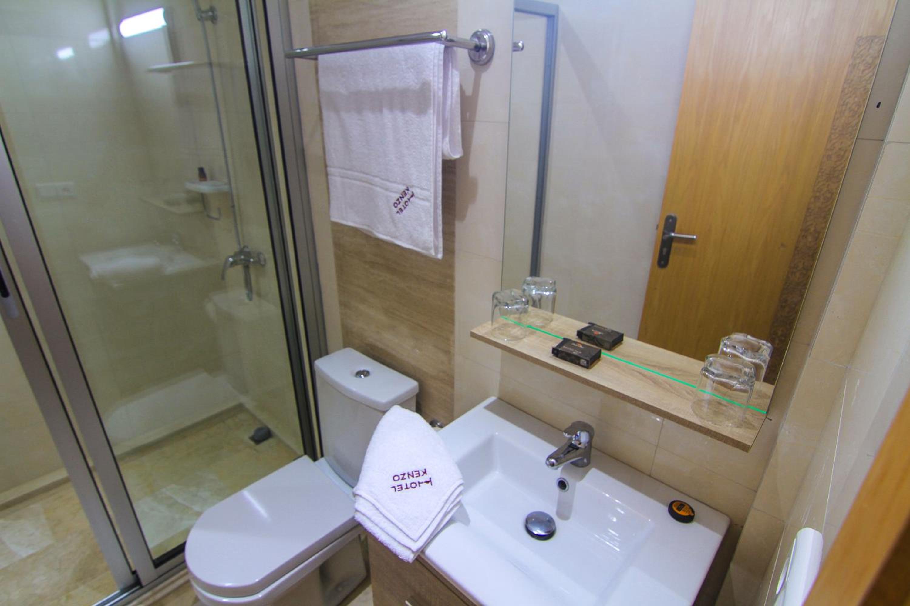 Deluxe Double Room with Balcony - Photo 6