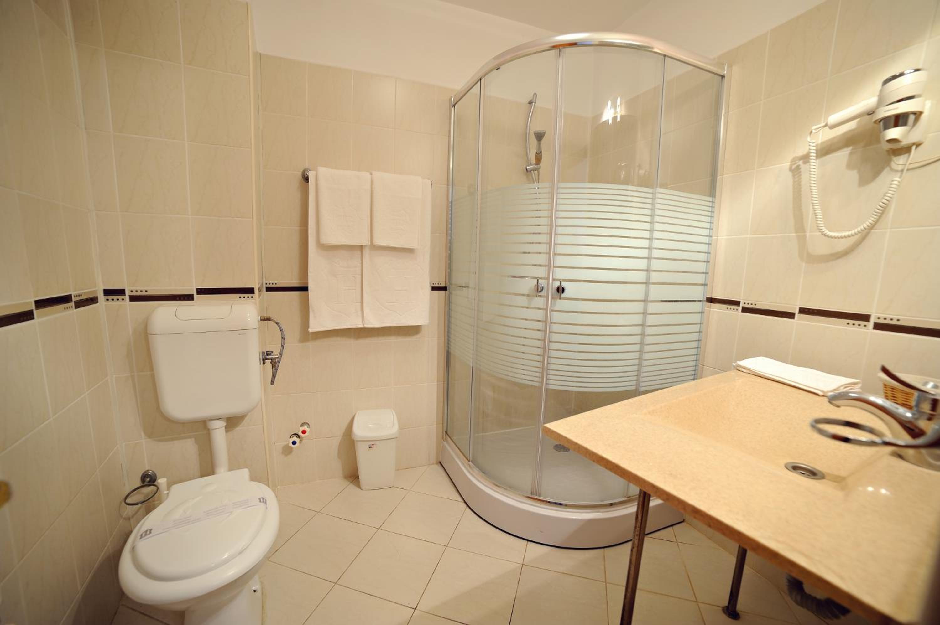 Twin Room - Photo 4