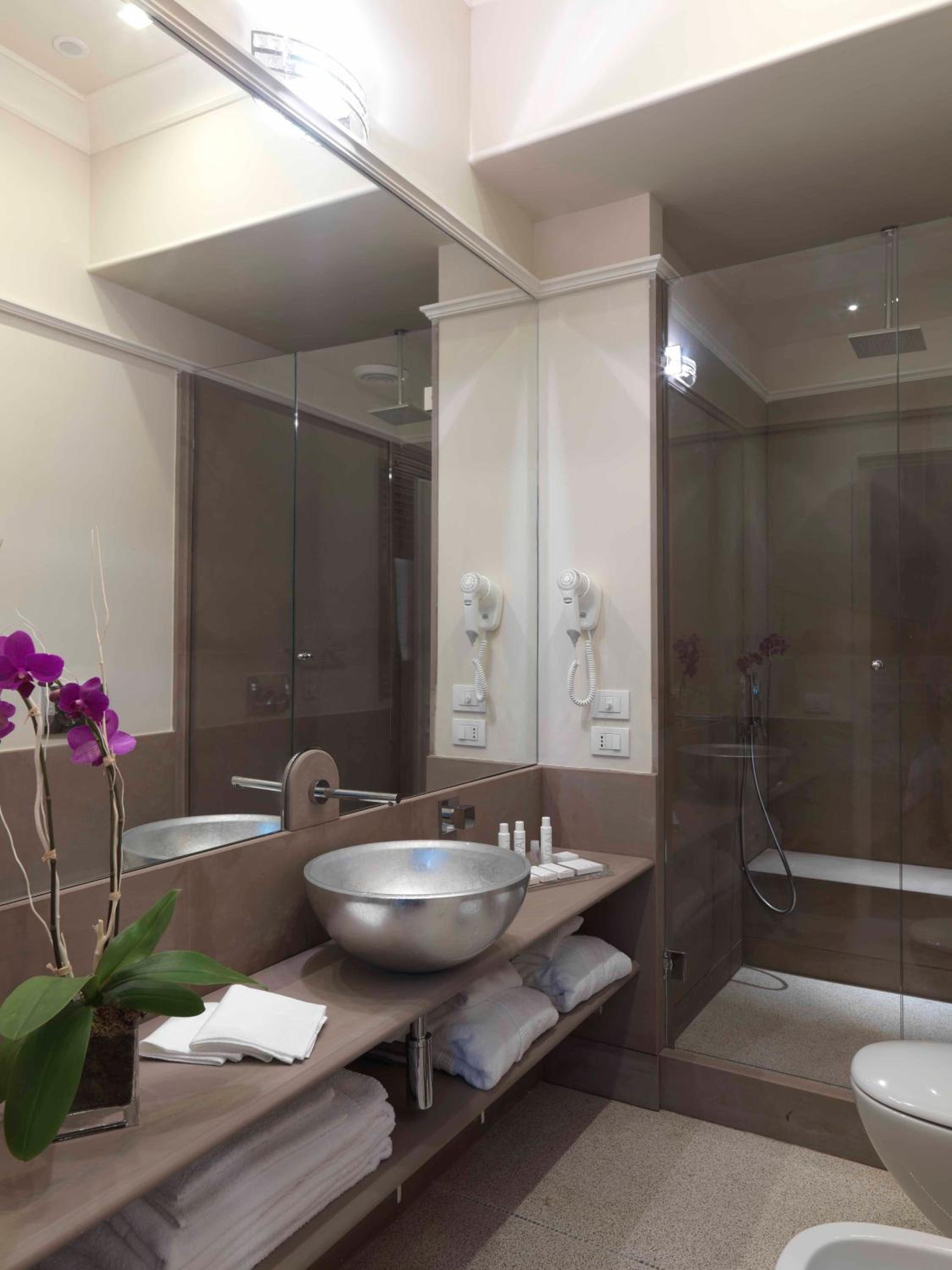 Deluxe Double or Twin Room - Photo 2