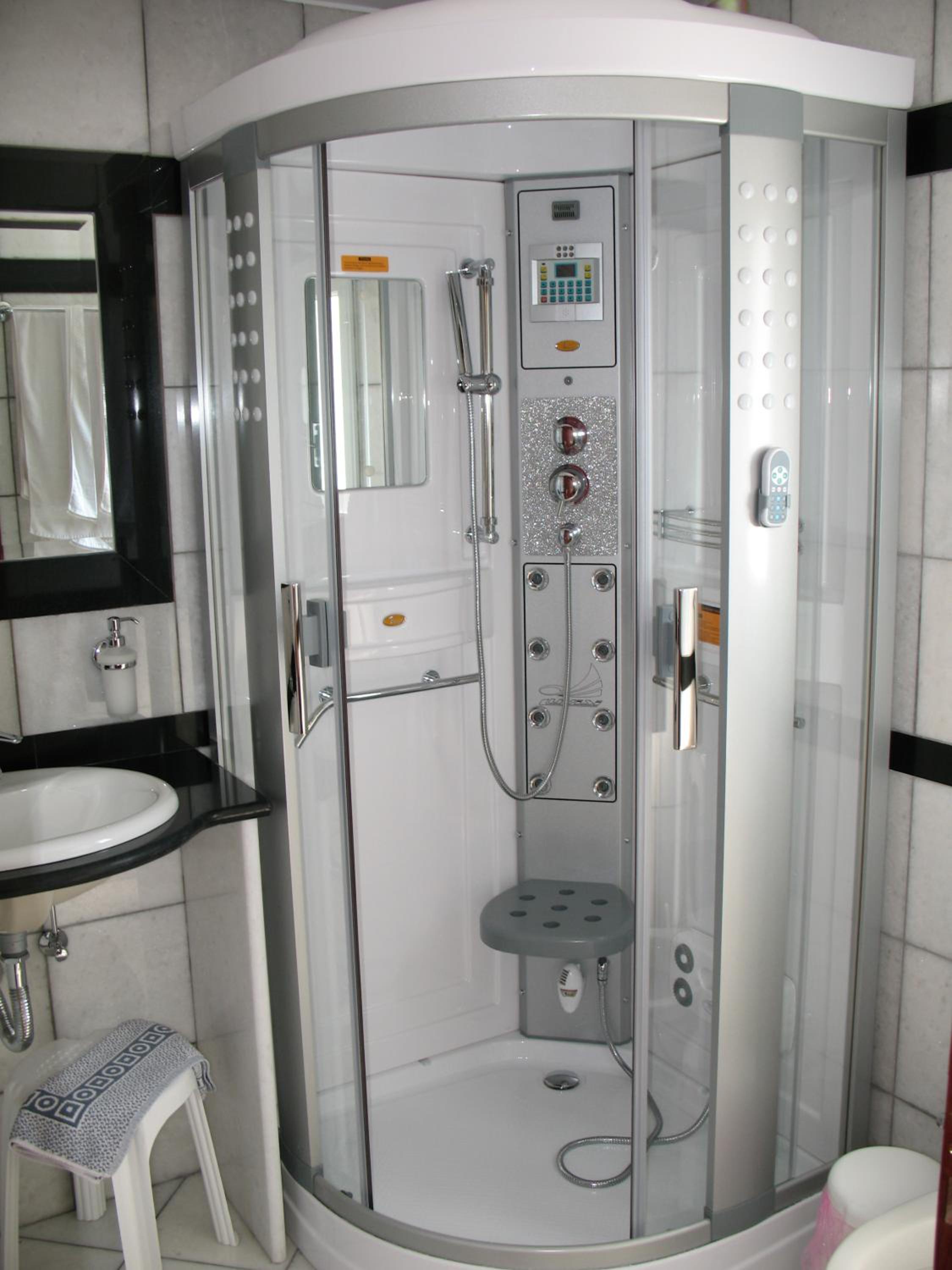 Suite - Photo 22