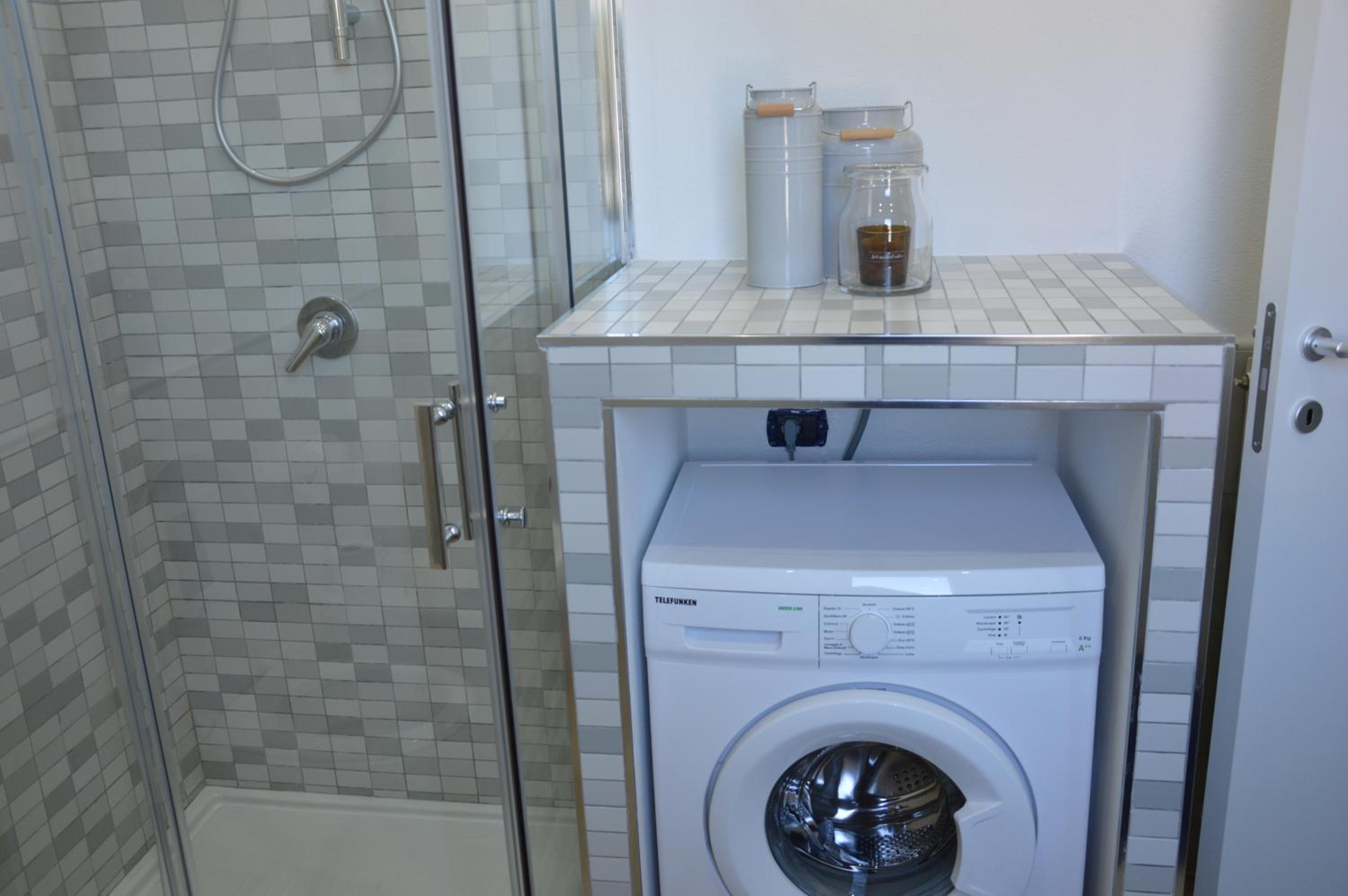 Two-Bedroom Apartment - Photo 2